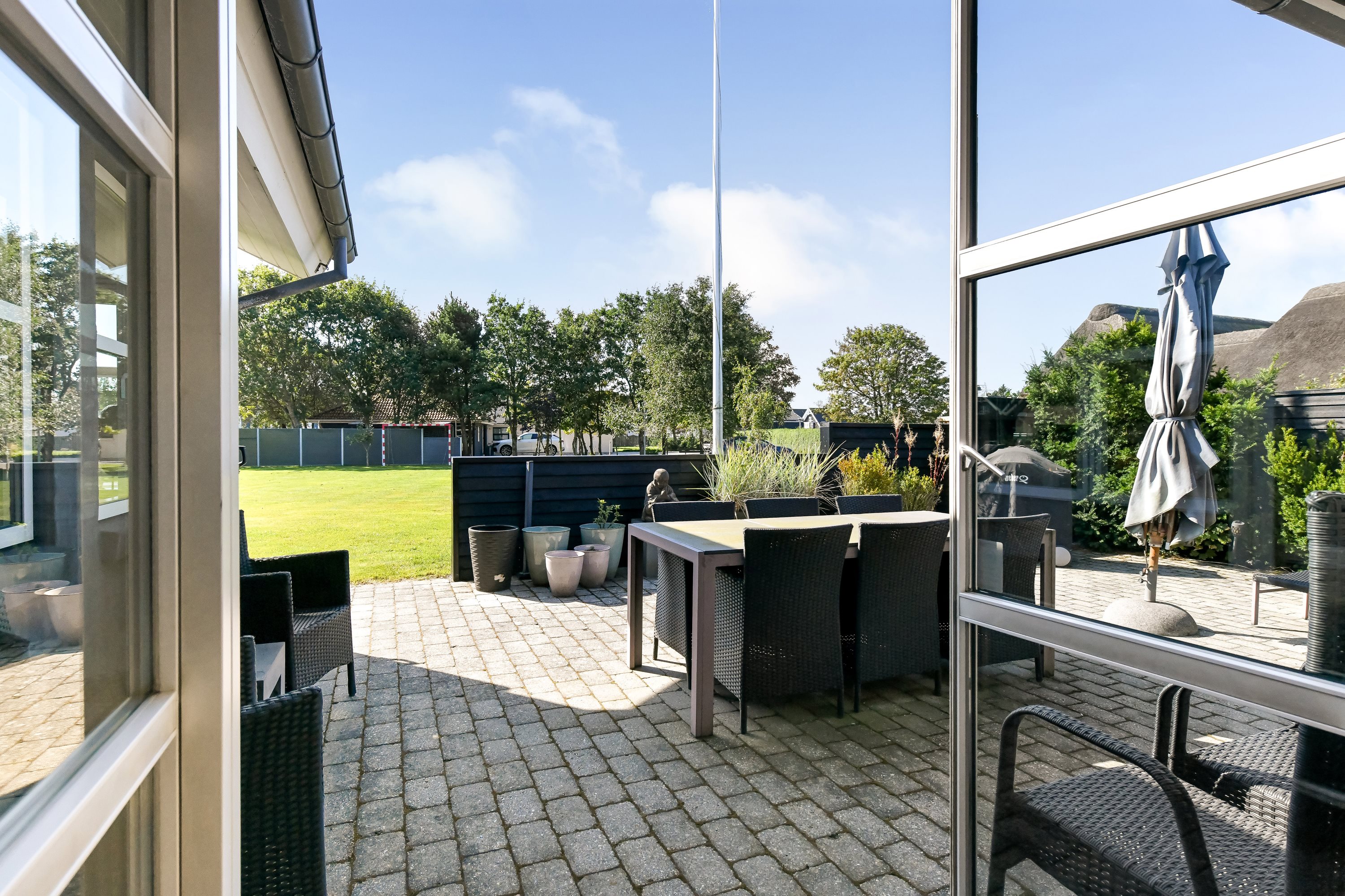 Fremhævet terrasse billede i fuldskærmstilstand. Billede af Blåvandvej 51C, 6857 Blåvand