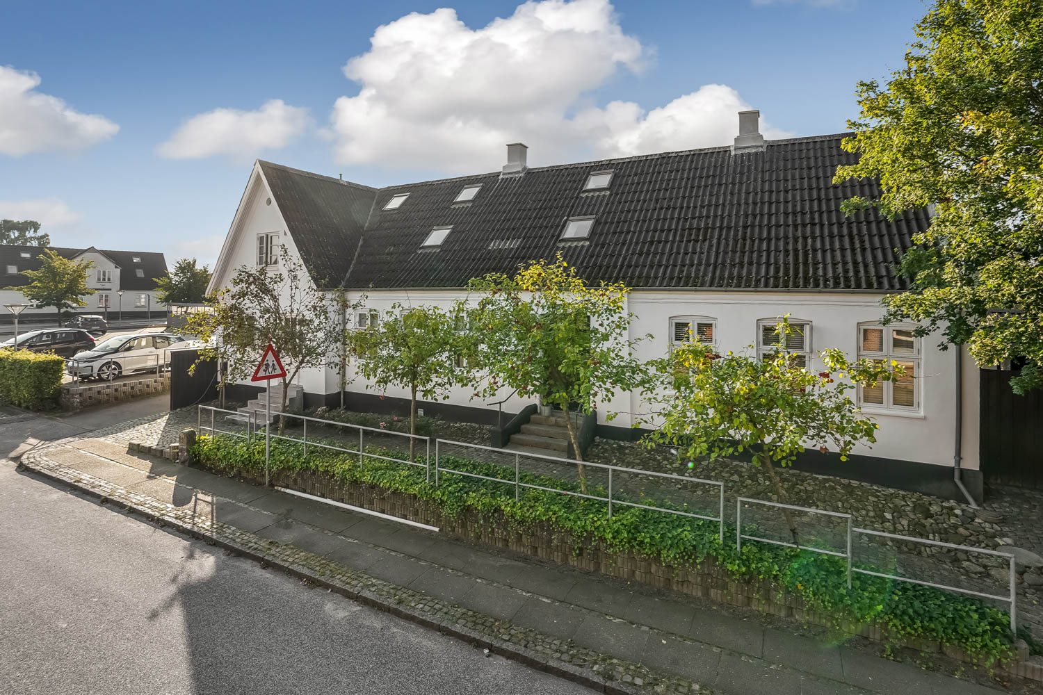 Miniaturebillede 1: . Billede af Vejlevej 16, 7300 Jelling