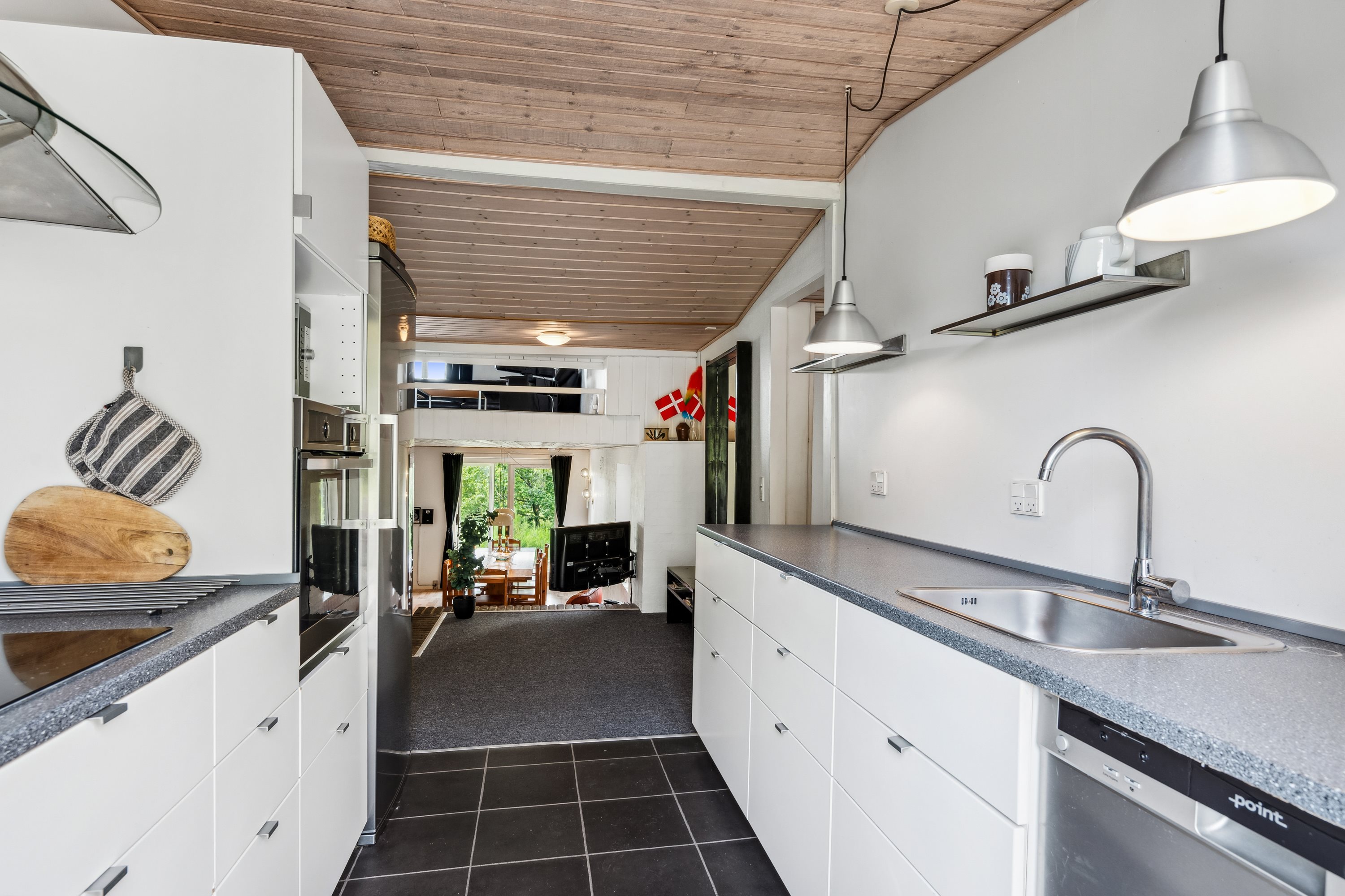 Fremhævet køkken billede i fuldskærmstilstand. Billede af Højvangen 4, Boeslum Bakker , 8400 Ebeltoft