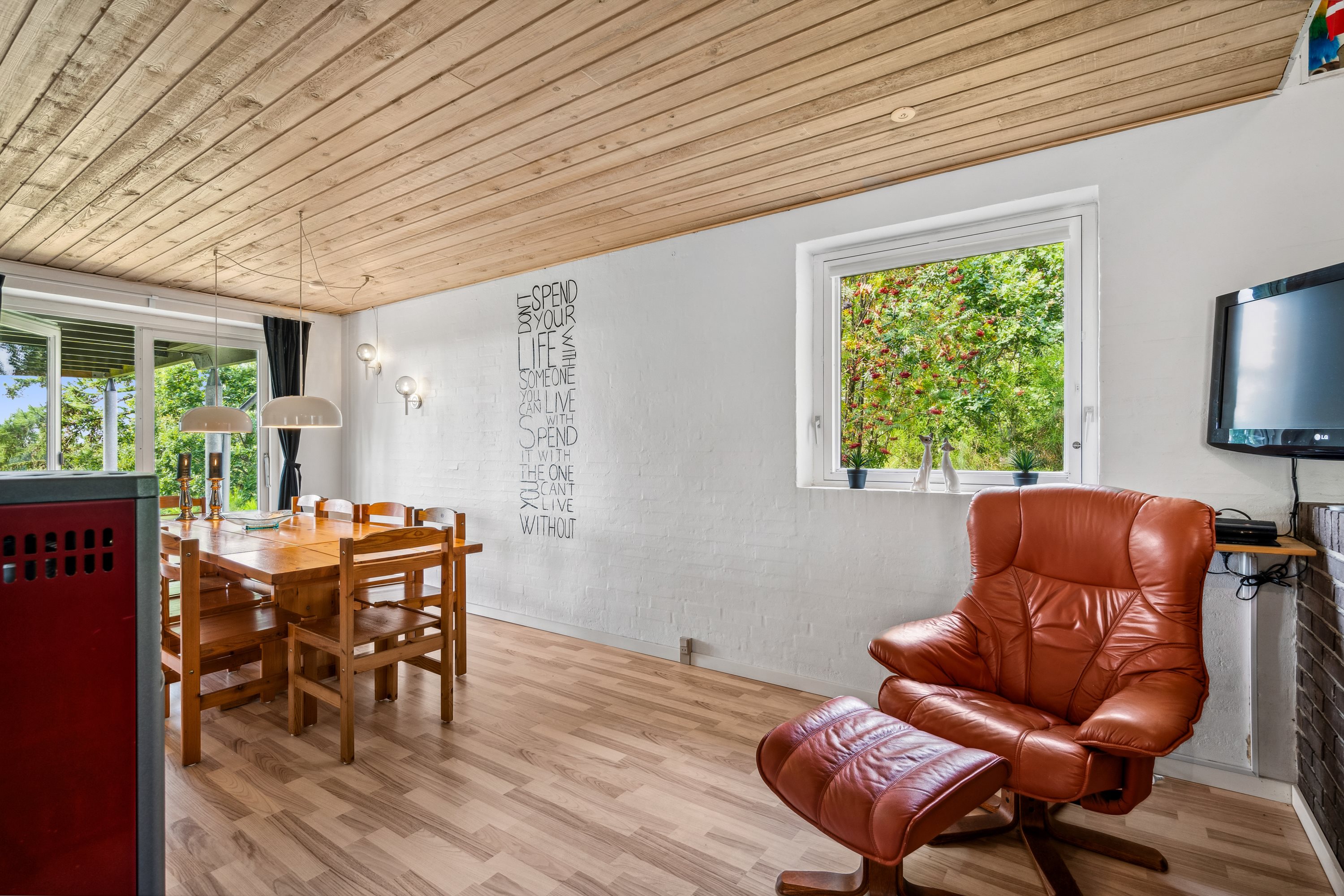 Fremhævet stue billede i fuldskærmstilstand. Billede af Højvangen 4, Boeslum Bakker , 8400 Ebeltoft