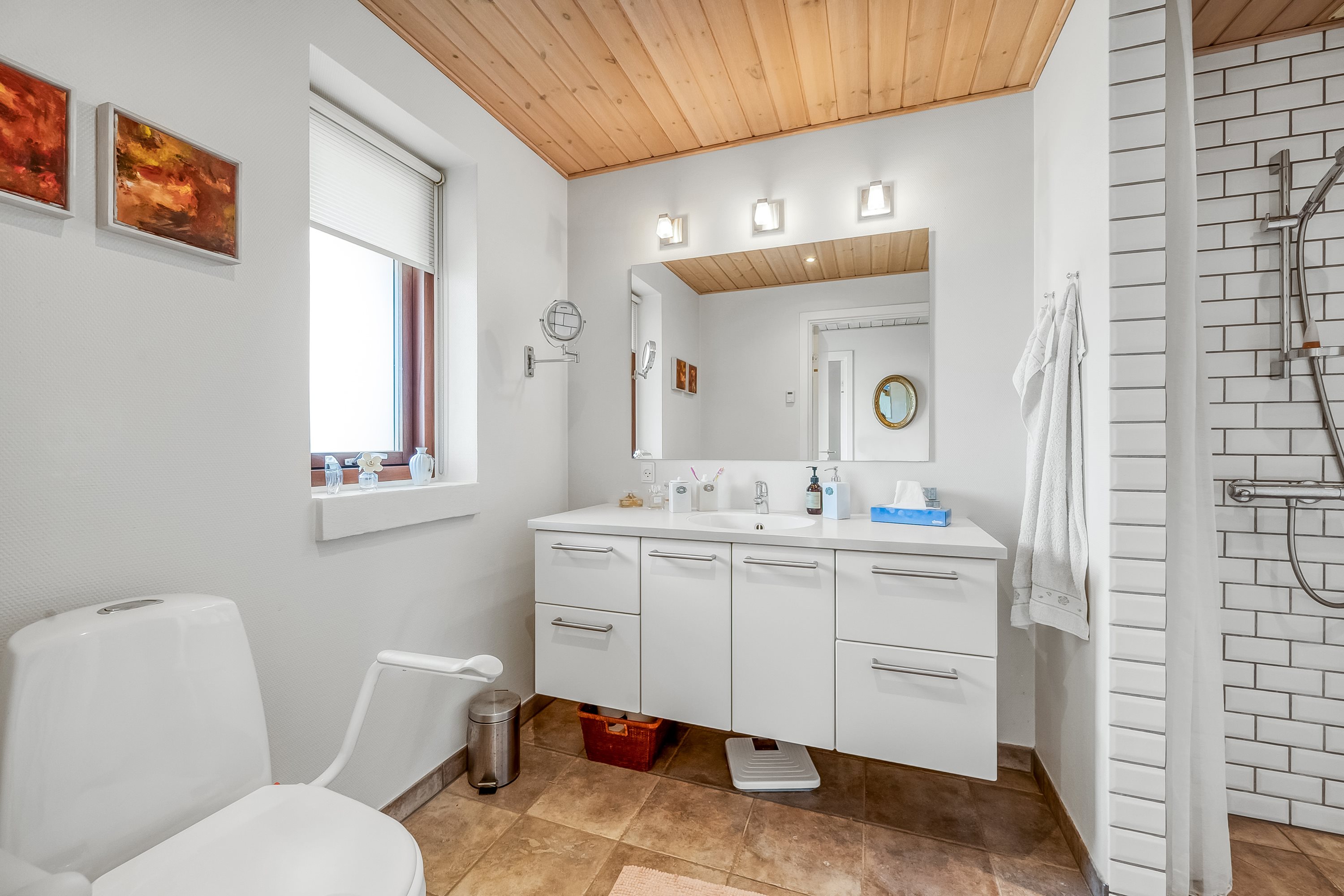 Fremhævet badeværelse billede i fuldskærmstilstand. Billede af Stenaldervej 87, Rindum, 6950 Ringkøbing