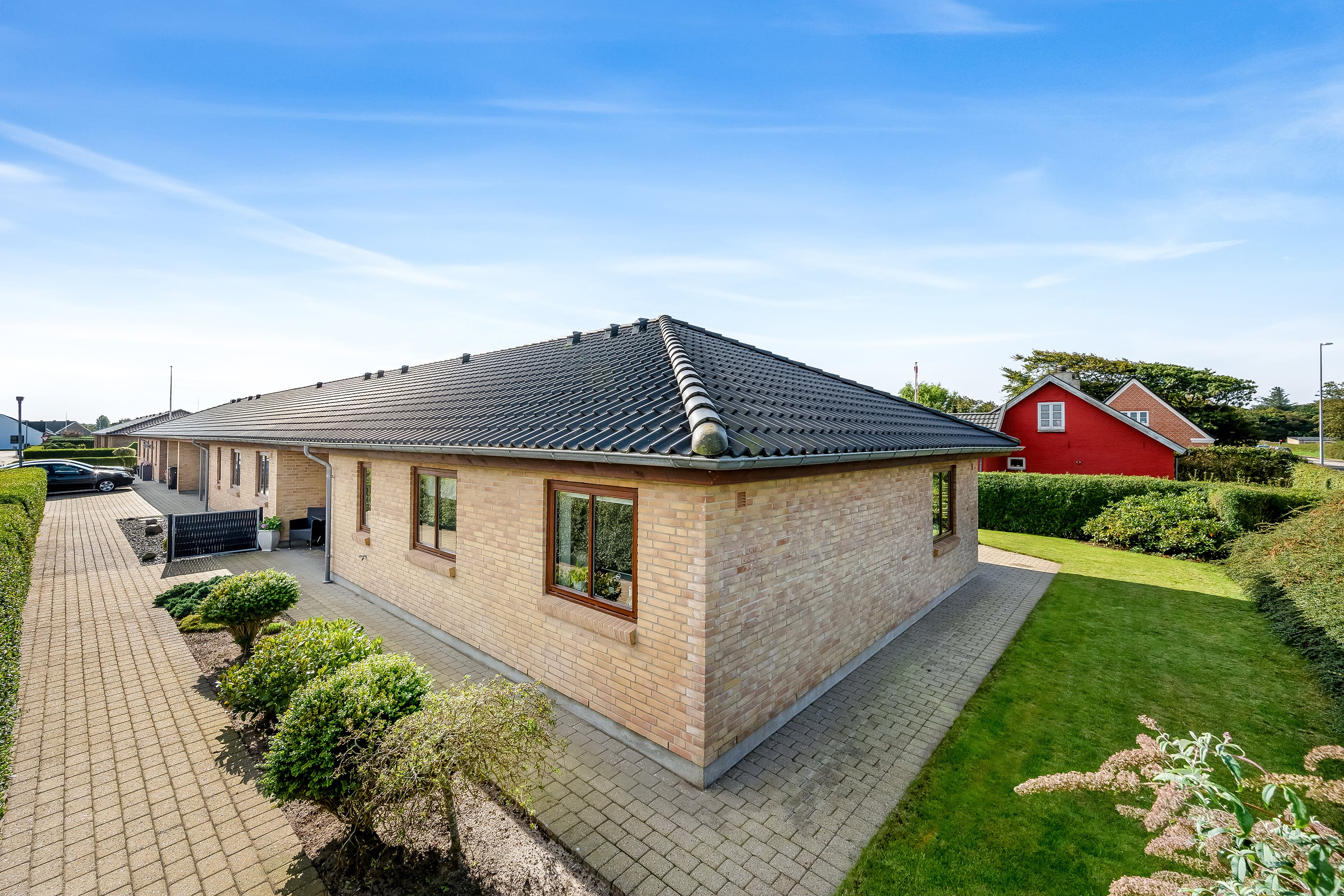 Fremhævet facade billede i fuldskærmstilstand. Billede af Stenaldervej 87, Rindum, 6950 Ringkøbing