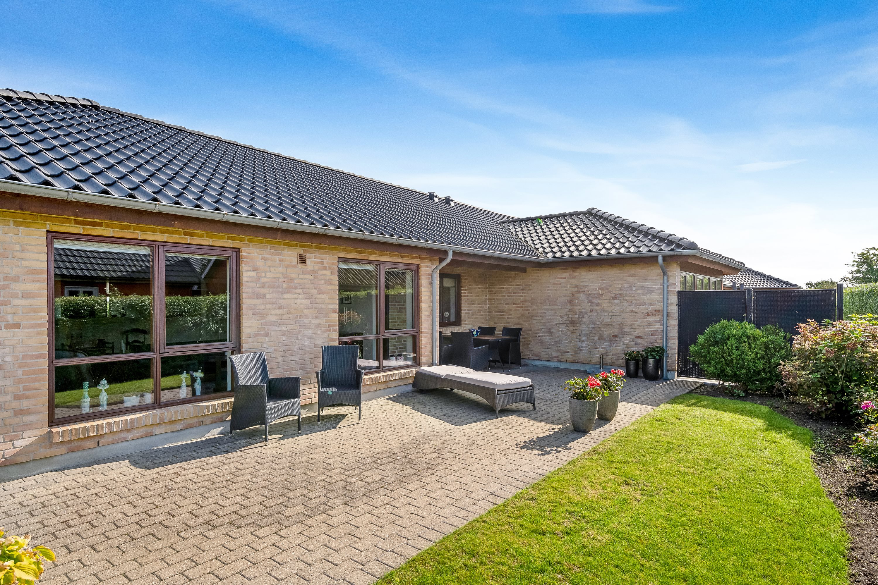 Fremhævet facade billede i fuldskærmstilstand. Billede af Stenaldervej 87, Rindum, 6950 Ringkøbing