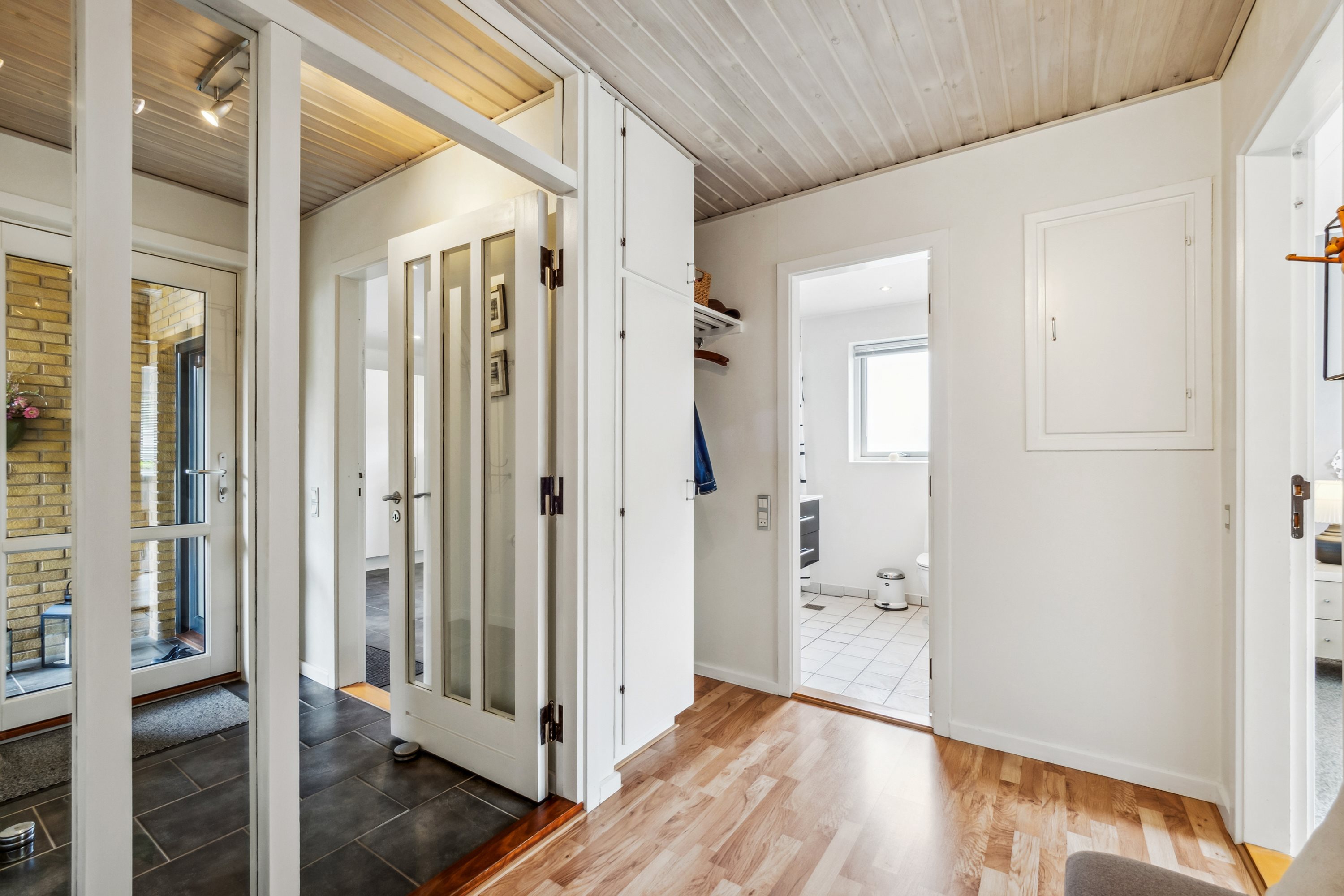 Fremhævet gang billede i fuldskærmstilstand. Billede af Skovkrogen 2, Vejerslev, 7980 Vils