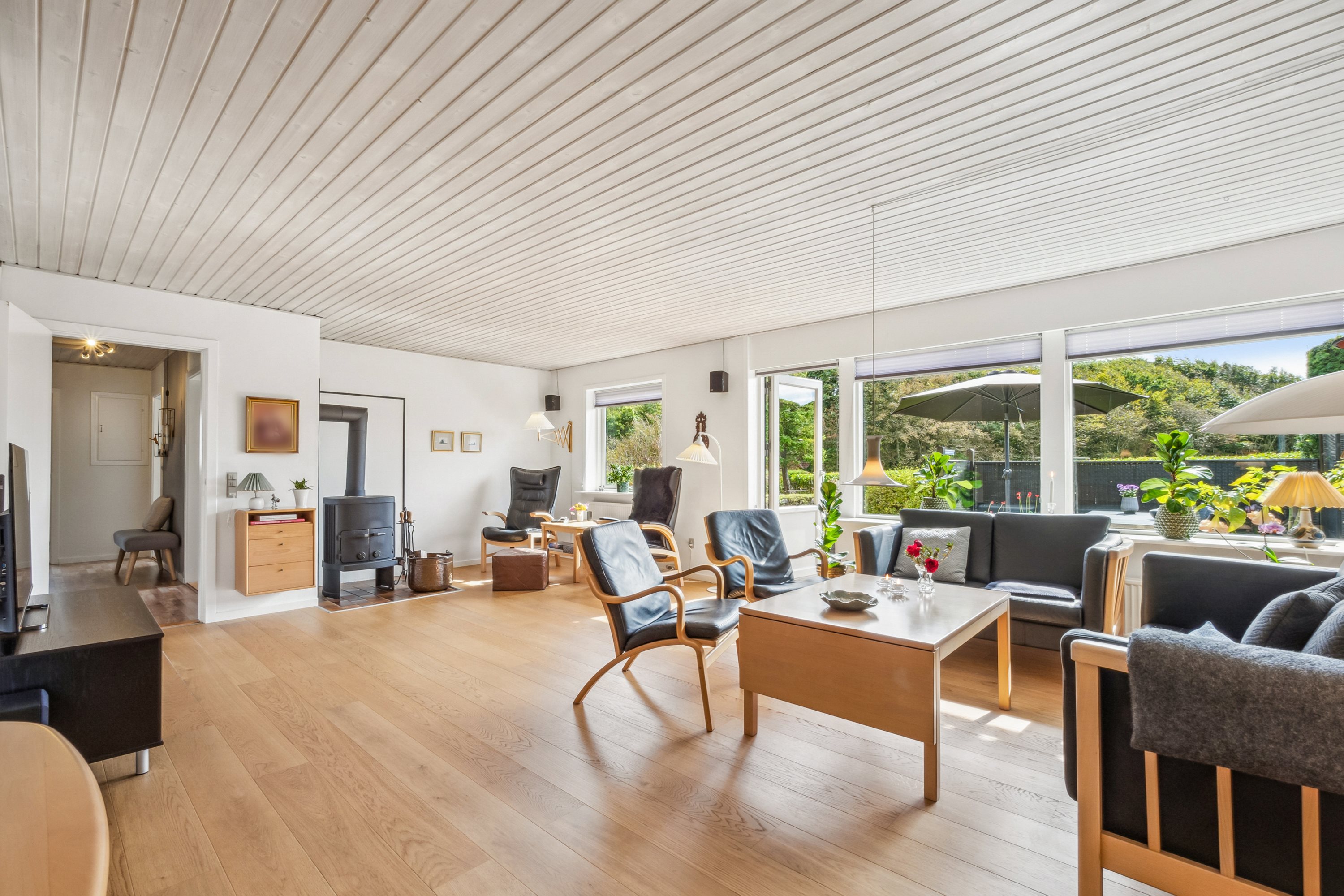 Fremhævet stue billede i fuldskærmstilstand. Billede af Skovkrogen 2, Vejerslev, 7980 Vils