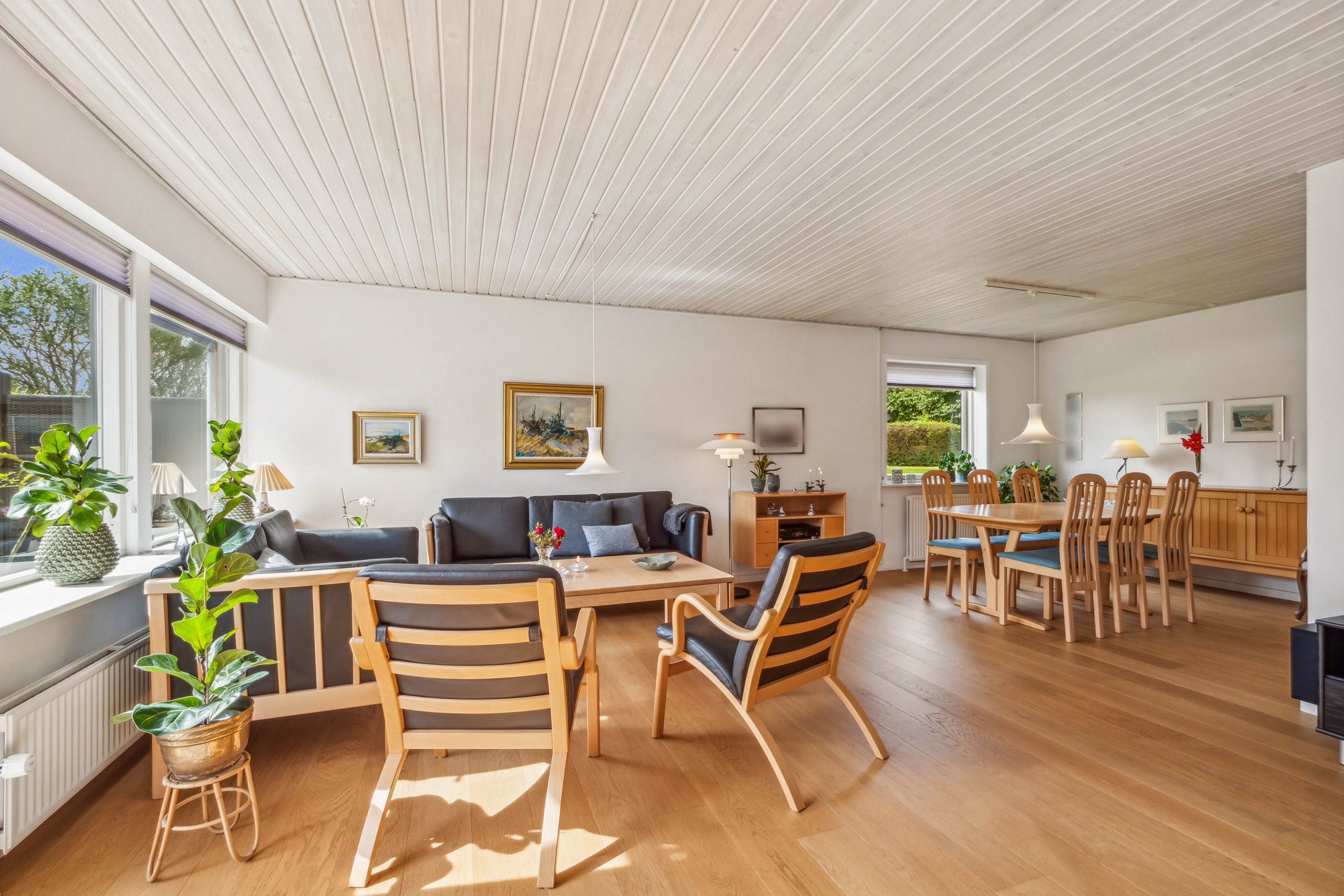 Fremhævet stue billede i fuldskærmstilstand. Billede af Skovkrogen 2, Vejerslev, 7980 Vils