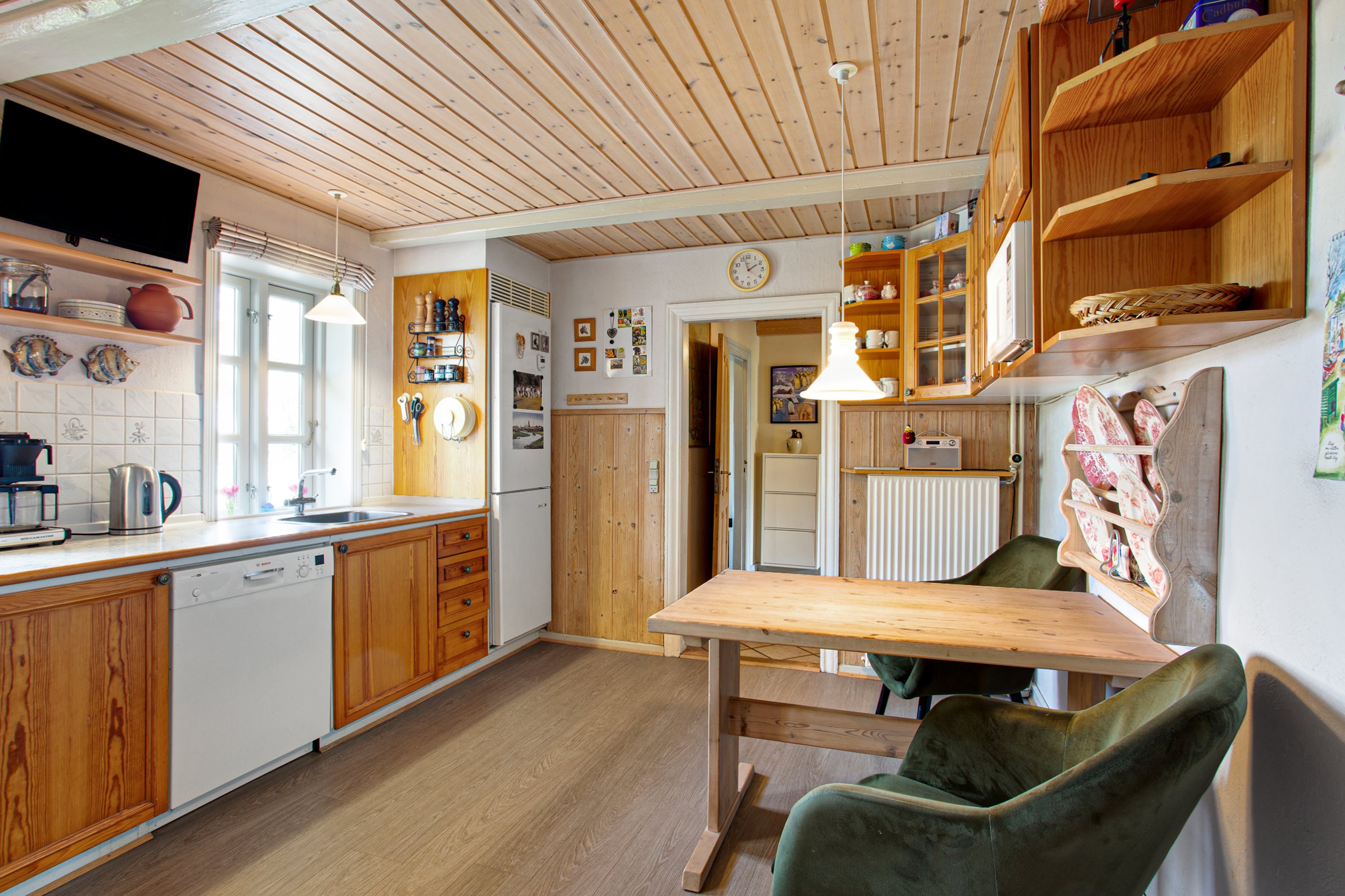 Miniaturebillede 2: køkken. Billede af Hillerupvej 67, Hillerup, 6760 Ribe