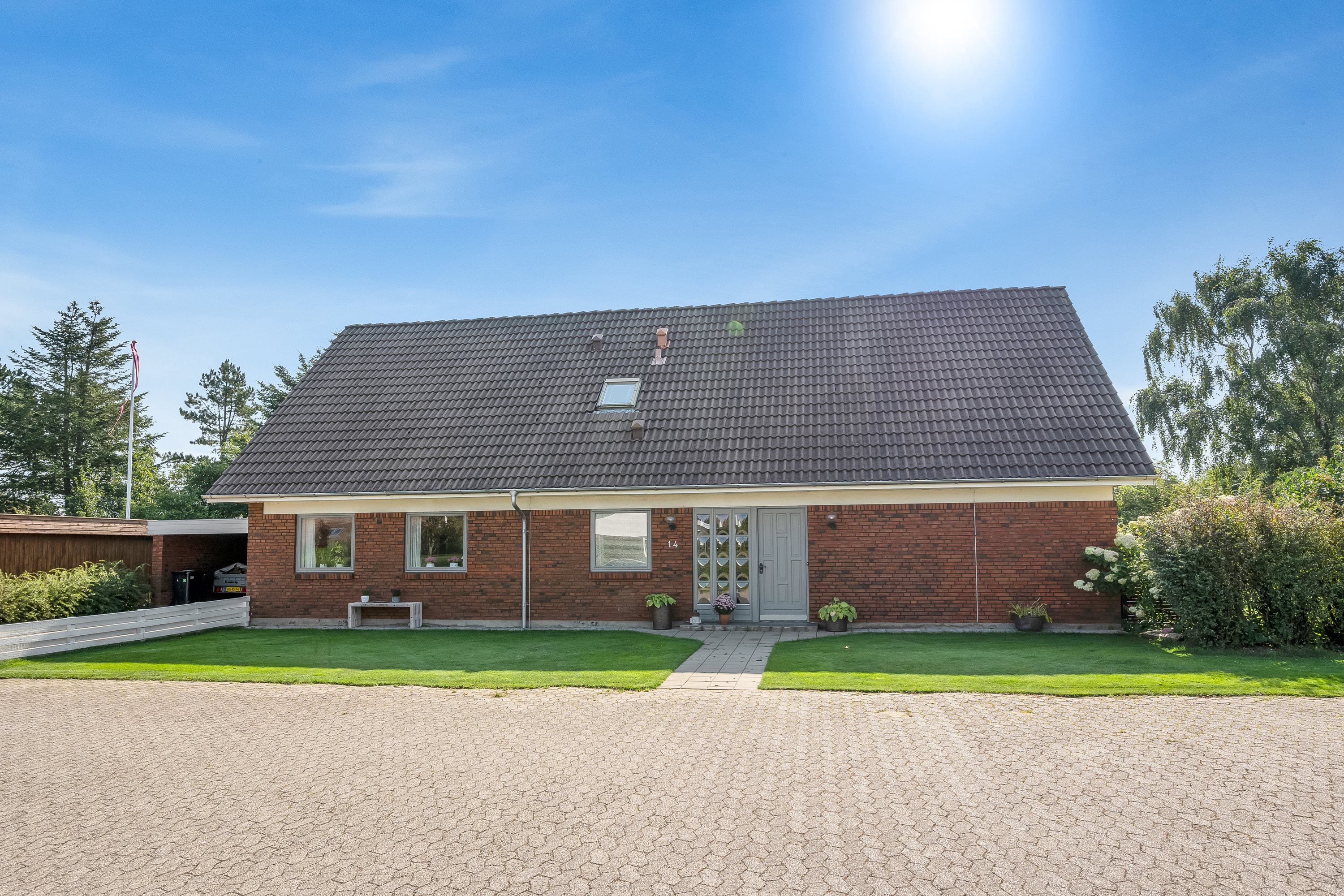 Fremhævet facade billede i fuldskærmstilstand. Billede af Åbrinken 14, 6900 Skjern