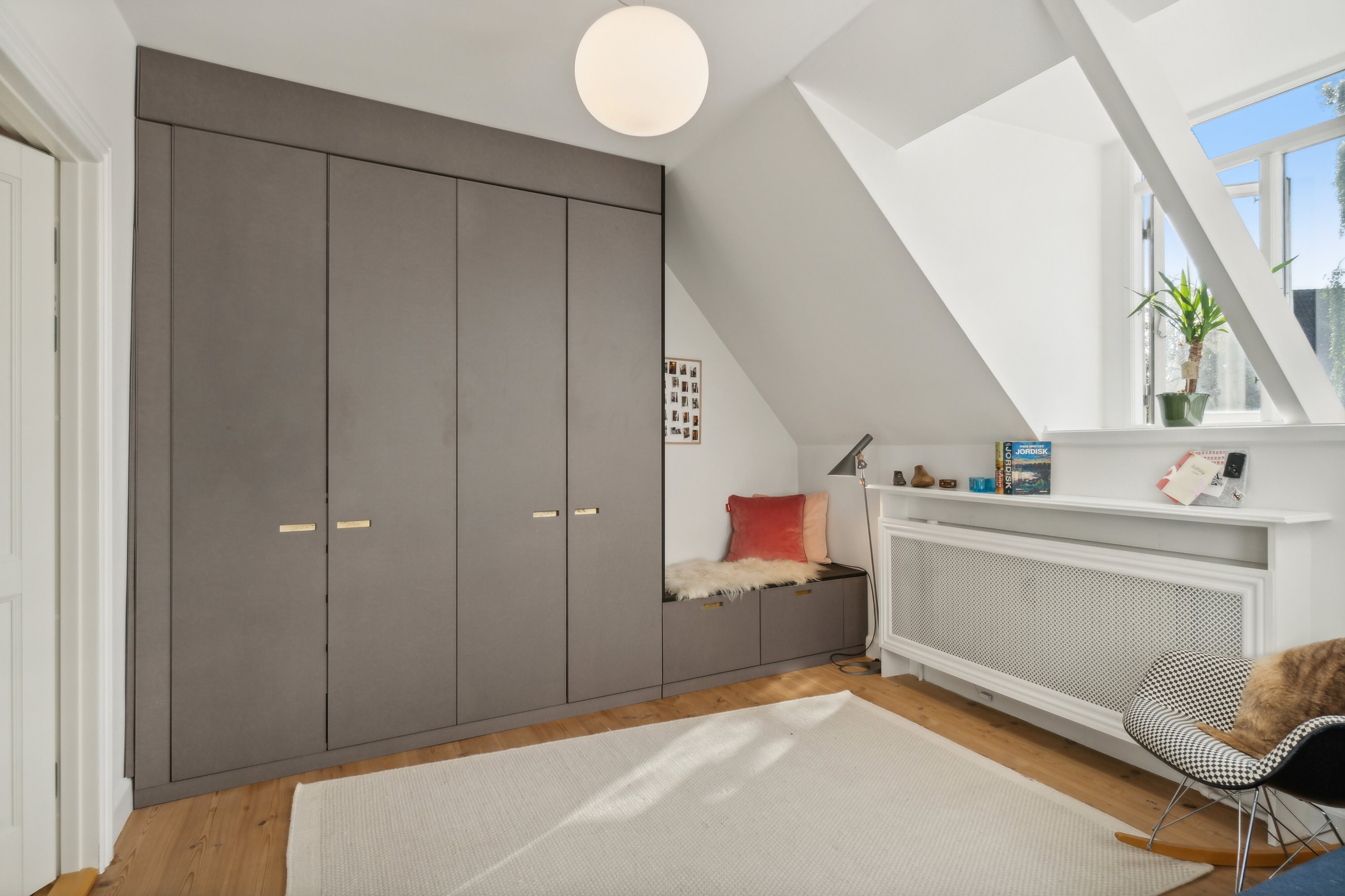 Fremhævet børneværelse billede i fuldskærmstilstand. Billede af Gammel Lundtoftevej 11, 2., 2800 Kongens Lyngby