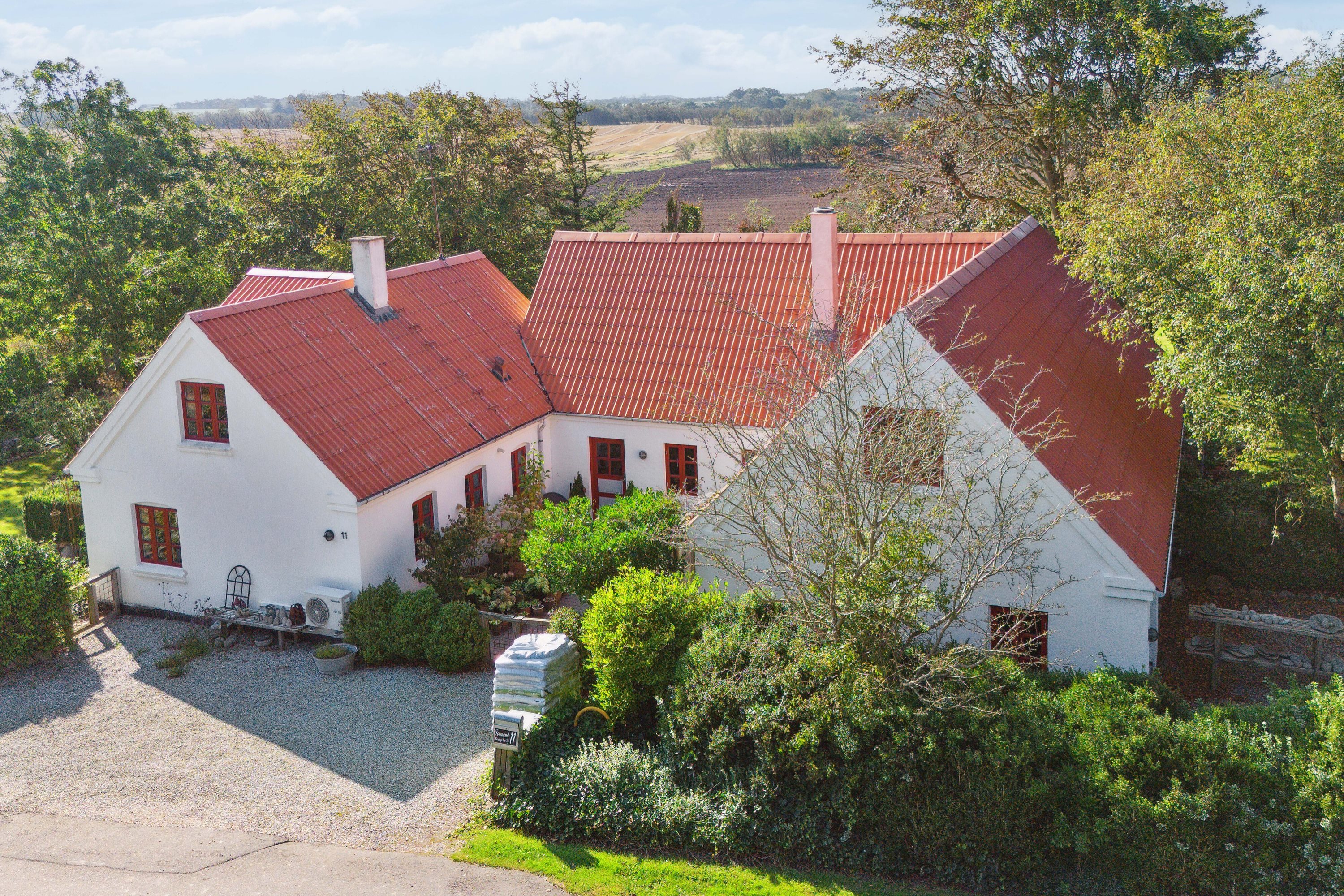 Fremhævet set fra vejen billede i fuldskærmstilstand. Billede af Harring Bro Vej 11, Harring, 7752 Snedsted