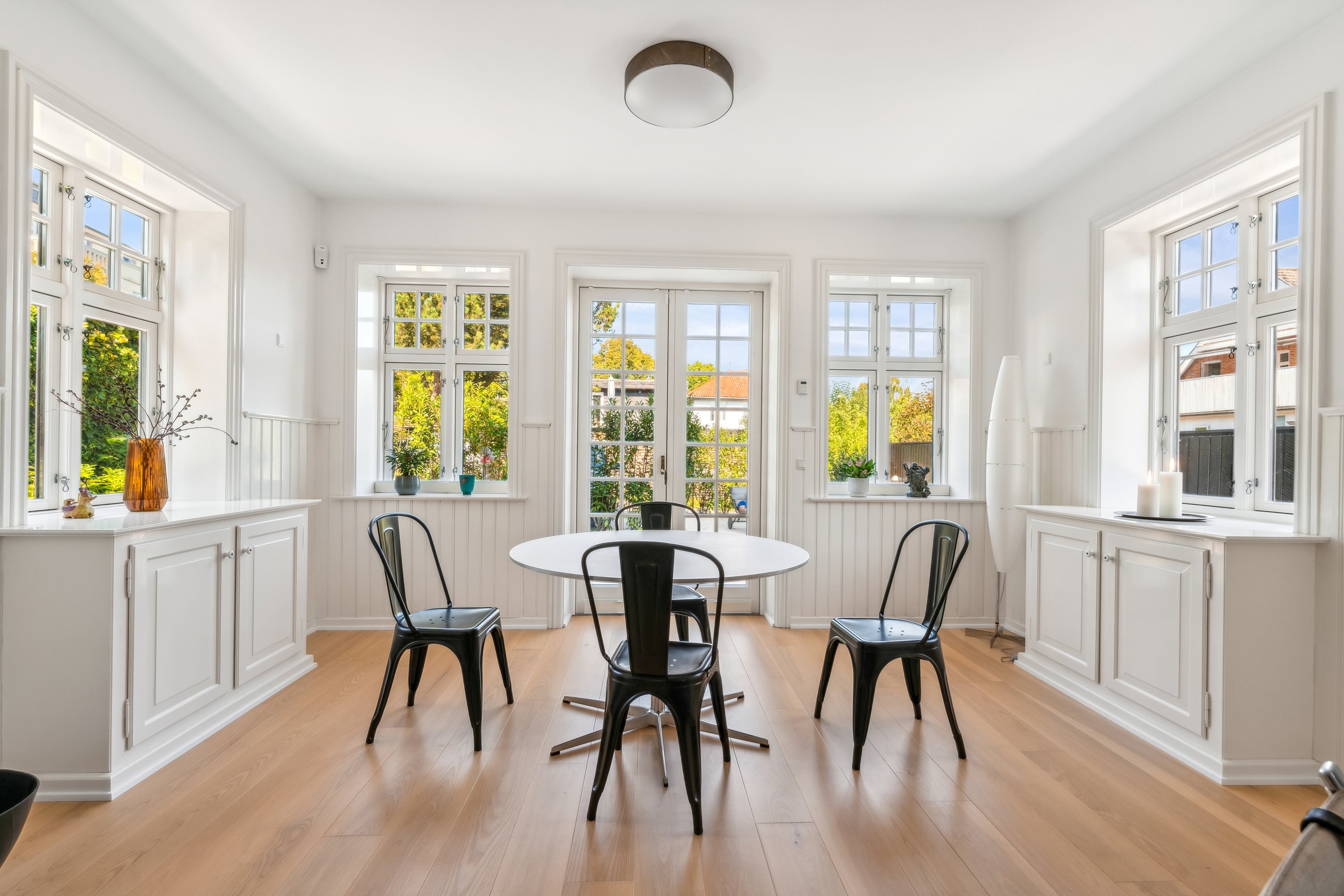 Fremhævet stue billede i fuldskærmstilstand. Billede af Skrænten 8, 8240 Risskov