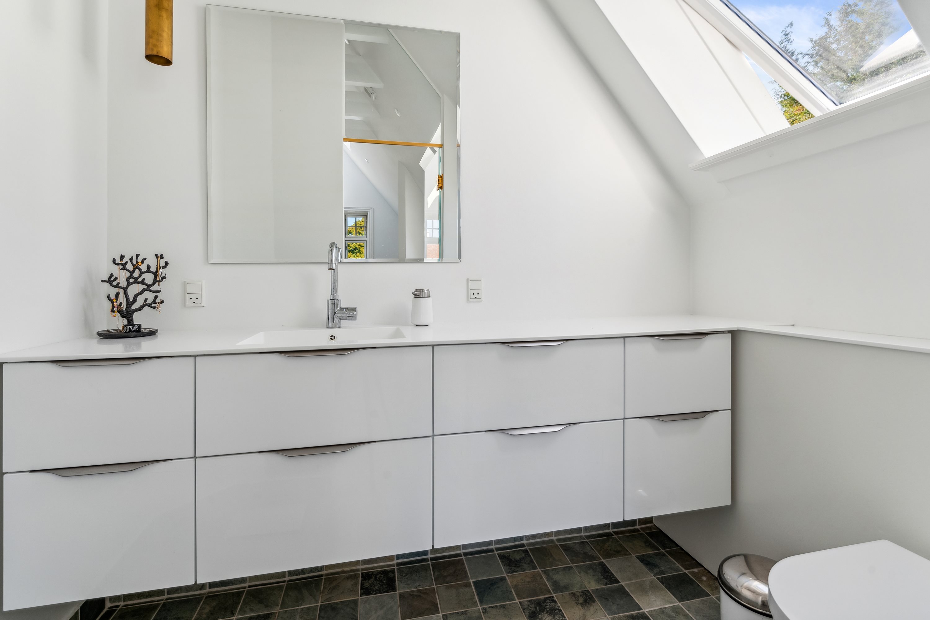 Fremhævet badeværelse billede i fuldskærmstilstand. Billede af Skrænten 8, 8240 Risskov