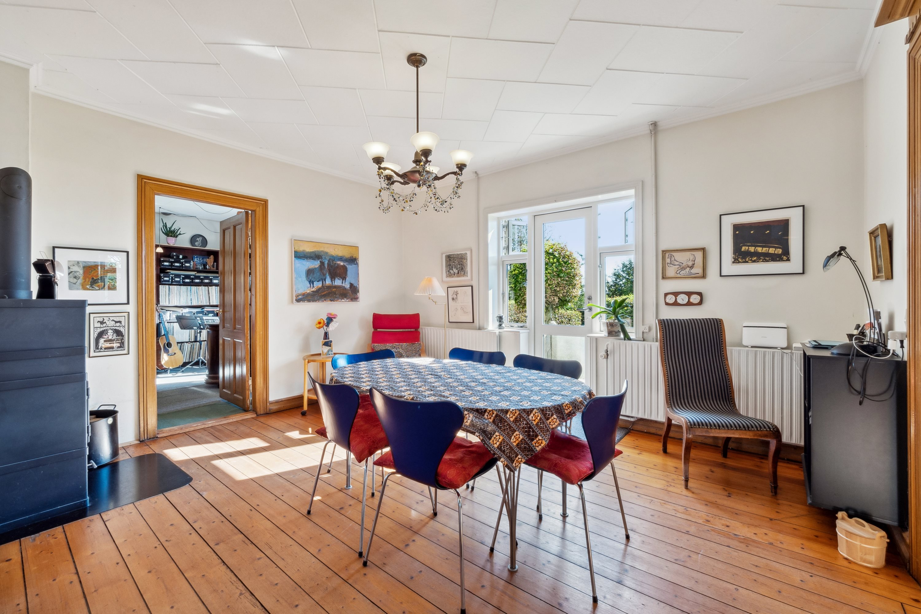 Fremhævet stue billede i fuldskærmstilstand. Billede af Ejerslevvej 32, V Hunderup, 7900 Nykøbing M