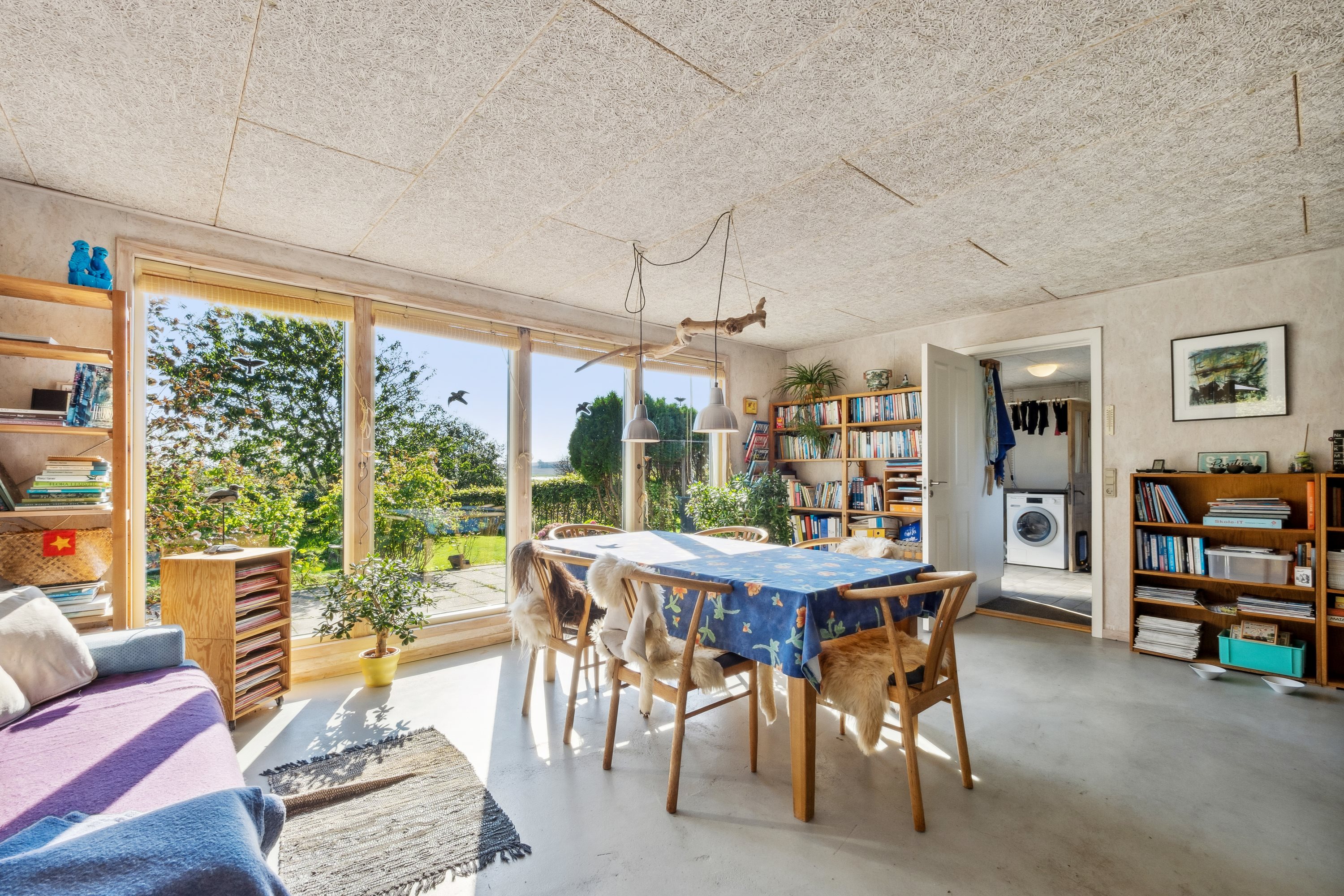 Fremhævet stue billede i fuldskærmstilstand. Billede af Ejerslevvej 32, V Hunderup, 7900 Nykøbing M