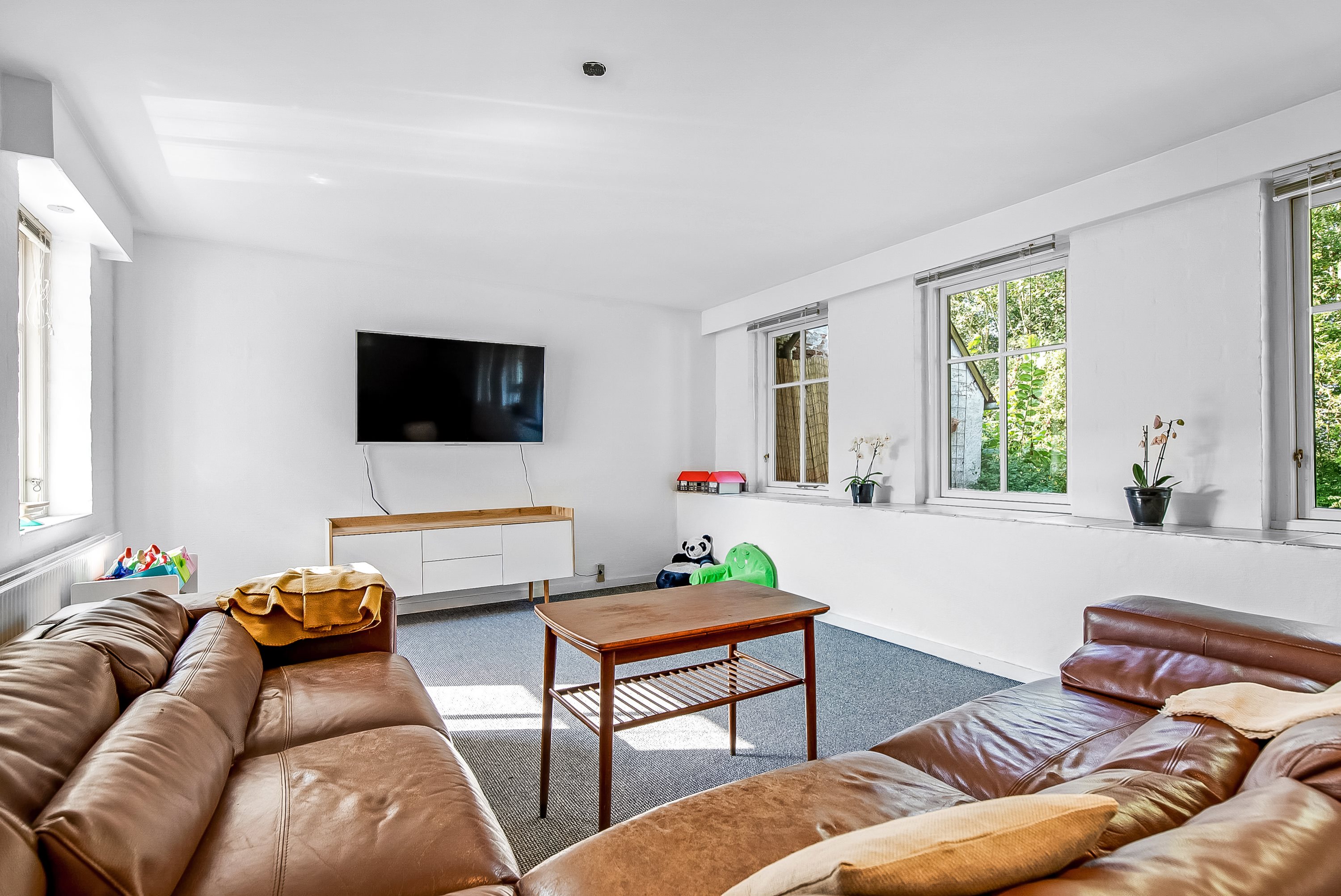 Fremhævet stue billede i fuldskærmstilstand. Billede af Lillevej 3, Bastrup, 6580 Vamdrup