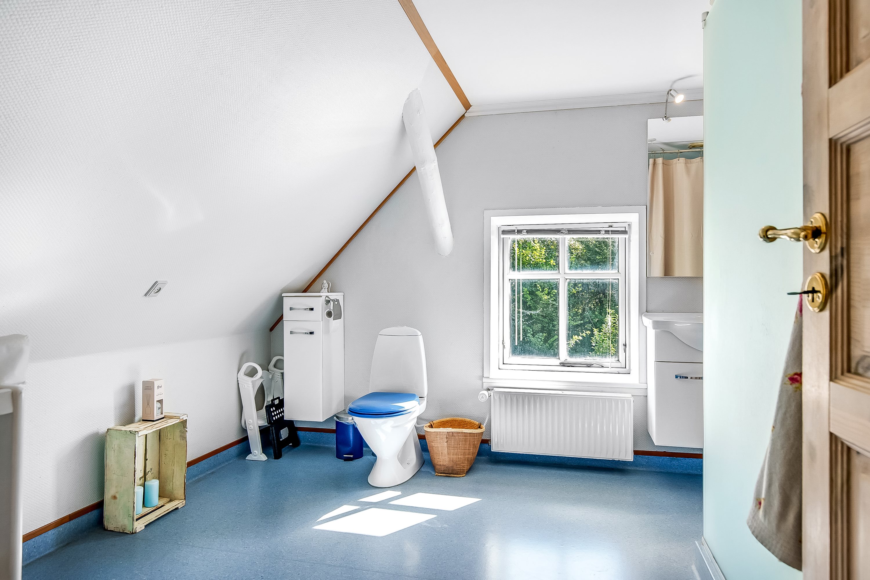 Fremhævet badeværelse billede i fuldskærmstilstand. Billede af Lillevej 3, Bastrup, 6580 Vamdrup