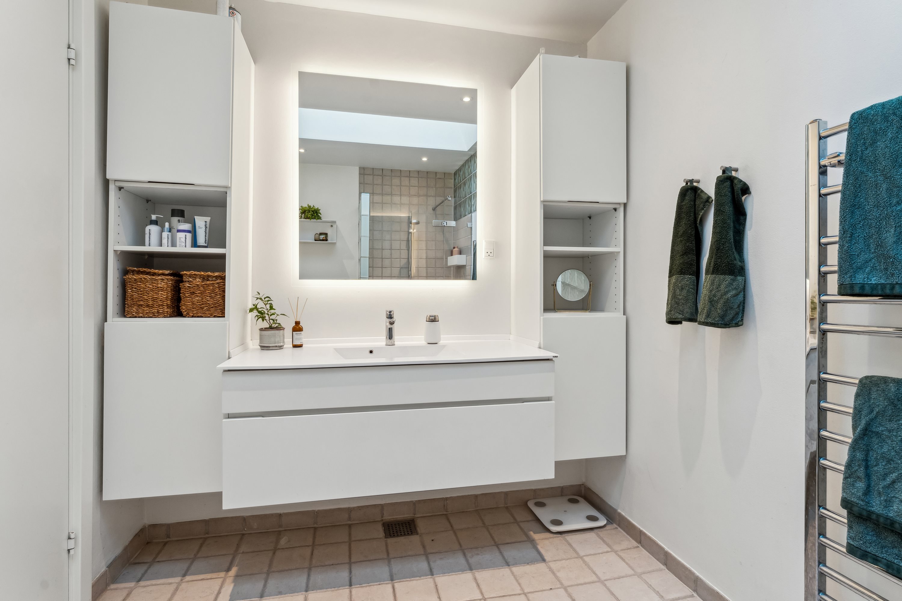 Fremhævet entré billede i fuldskærmstilstand. Billede af Demstrupvej 47, Dronningborg, 8930 Randers NØ