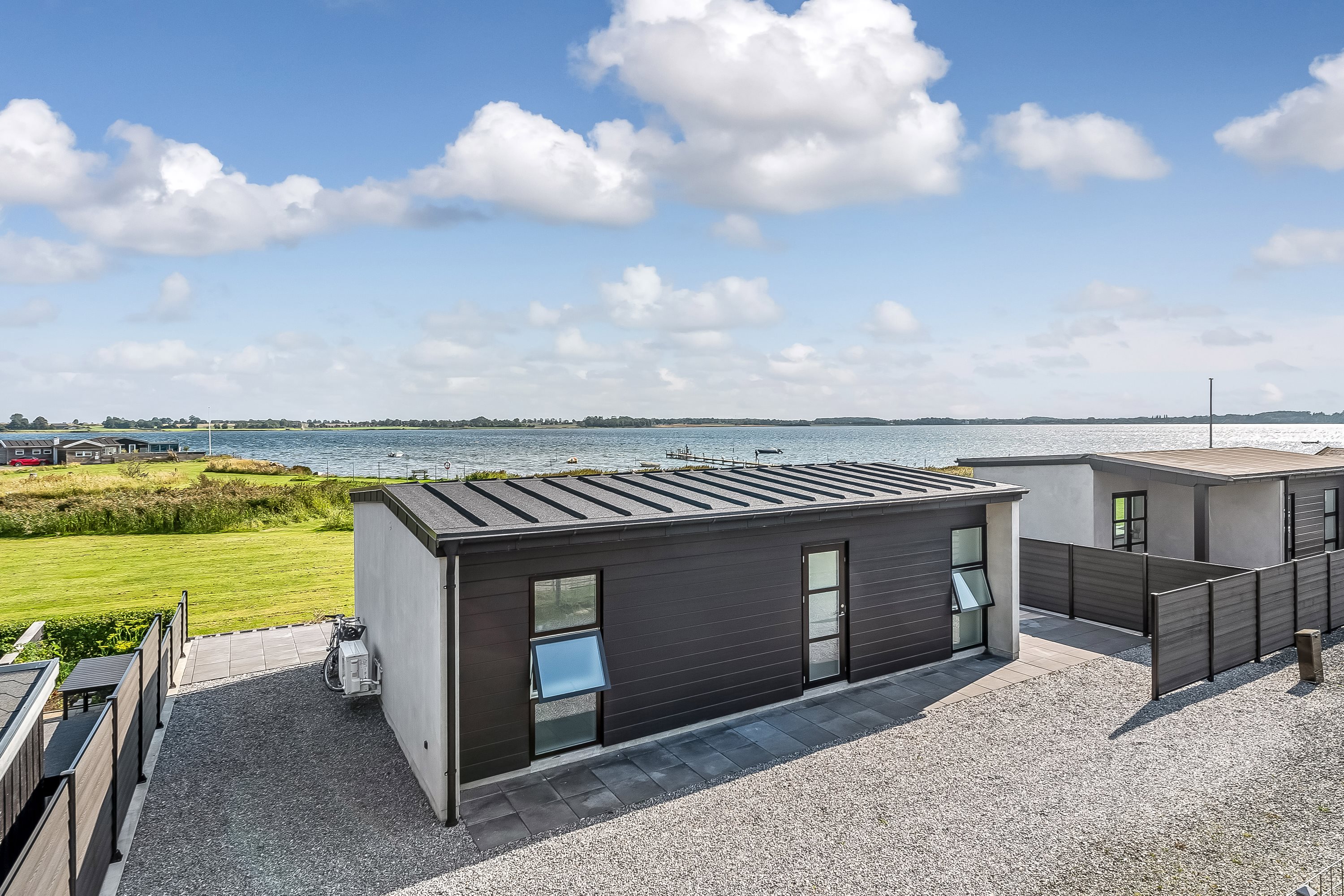 Fremhævet ejendommen billede i fuldskærmstilstand. Billede af Strandlysthuse 75, 5330 Munkebo