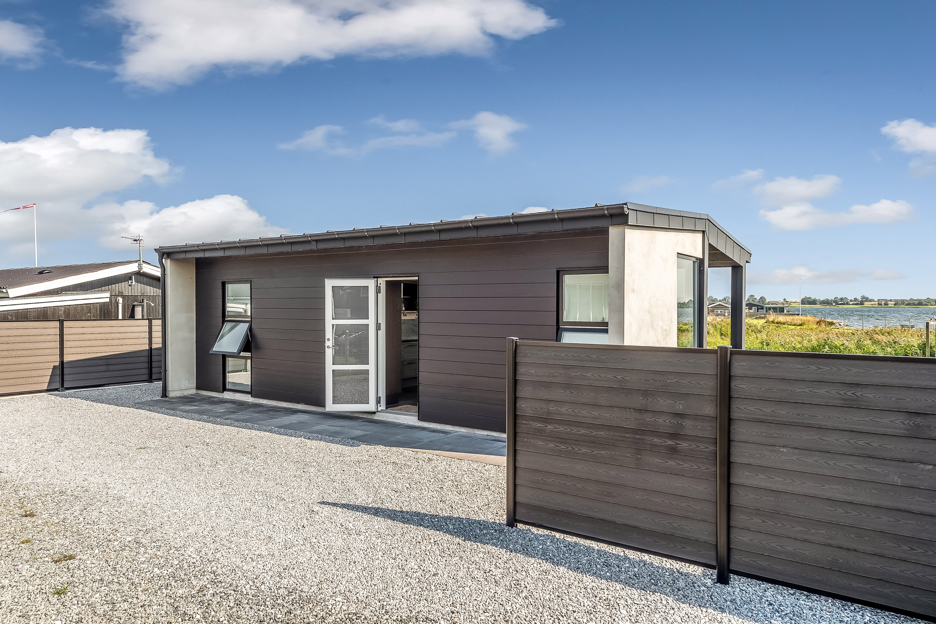 Fremhævet ejendommen billede i fuldskærmstilstand. Billede af Strandlysthuse 75, 5330 Munkebo