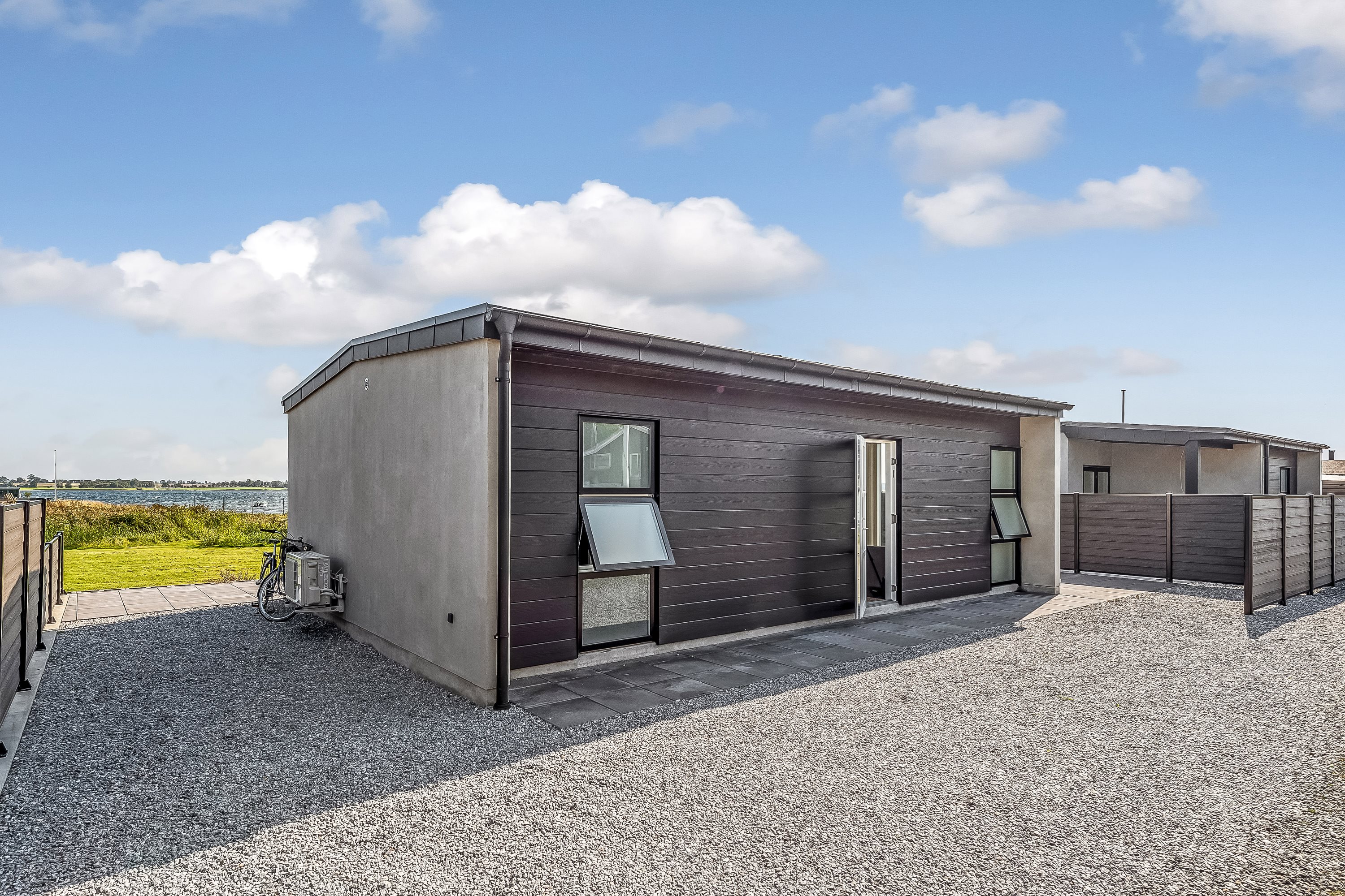 Fremhævet ejendommen billede i fuldskærmstilstand. Billede af Strandlysthuse 75, 5330 Munkebo