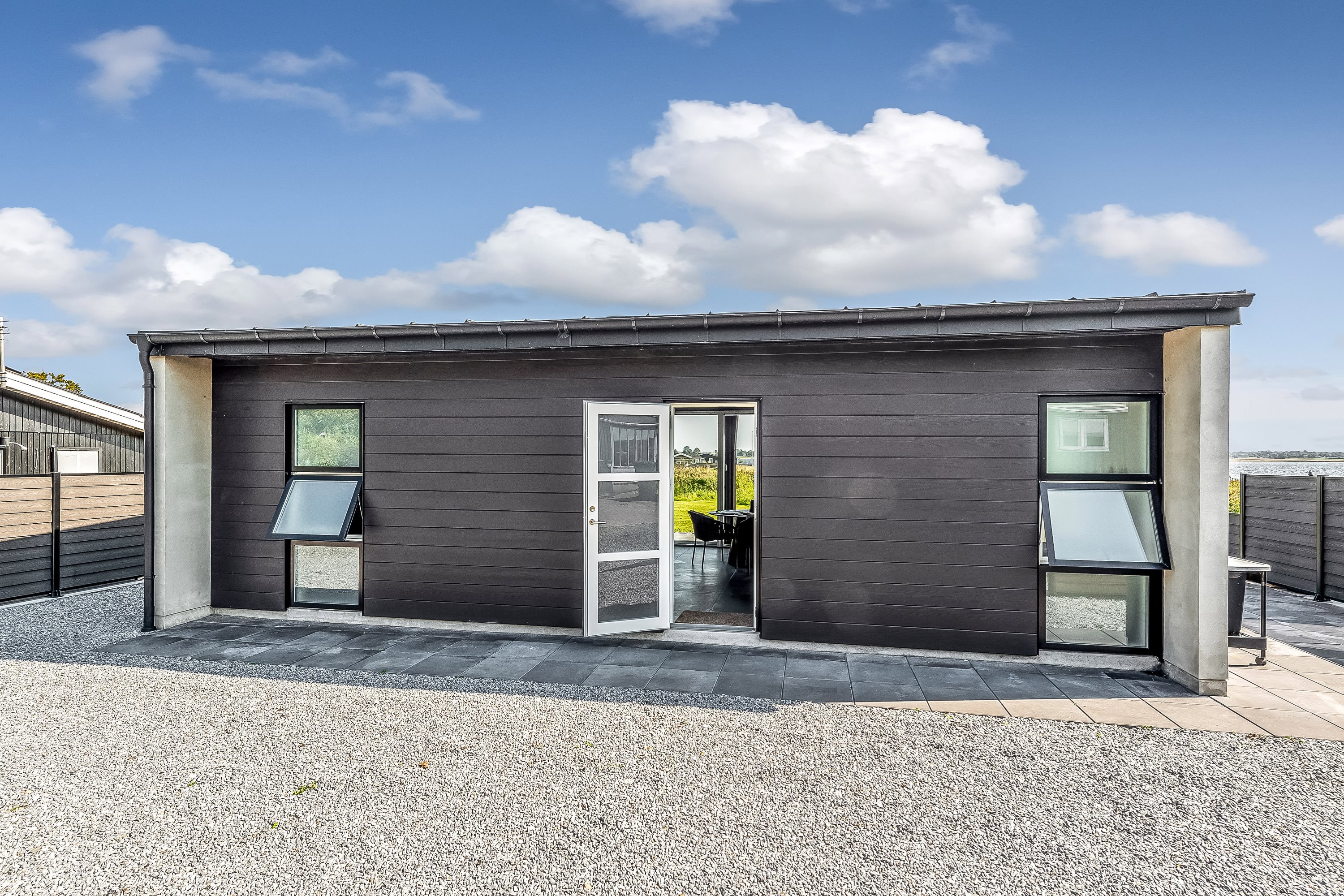 Fremhævet ejendommen billede i fuldskærmstilstand. Billede af Strandlysthuse 75, 5330 Munkebo