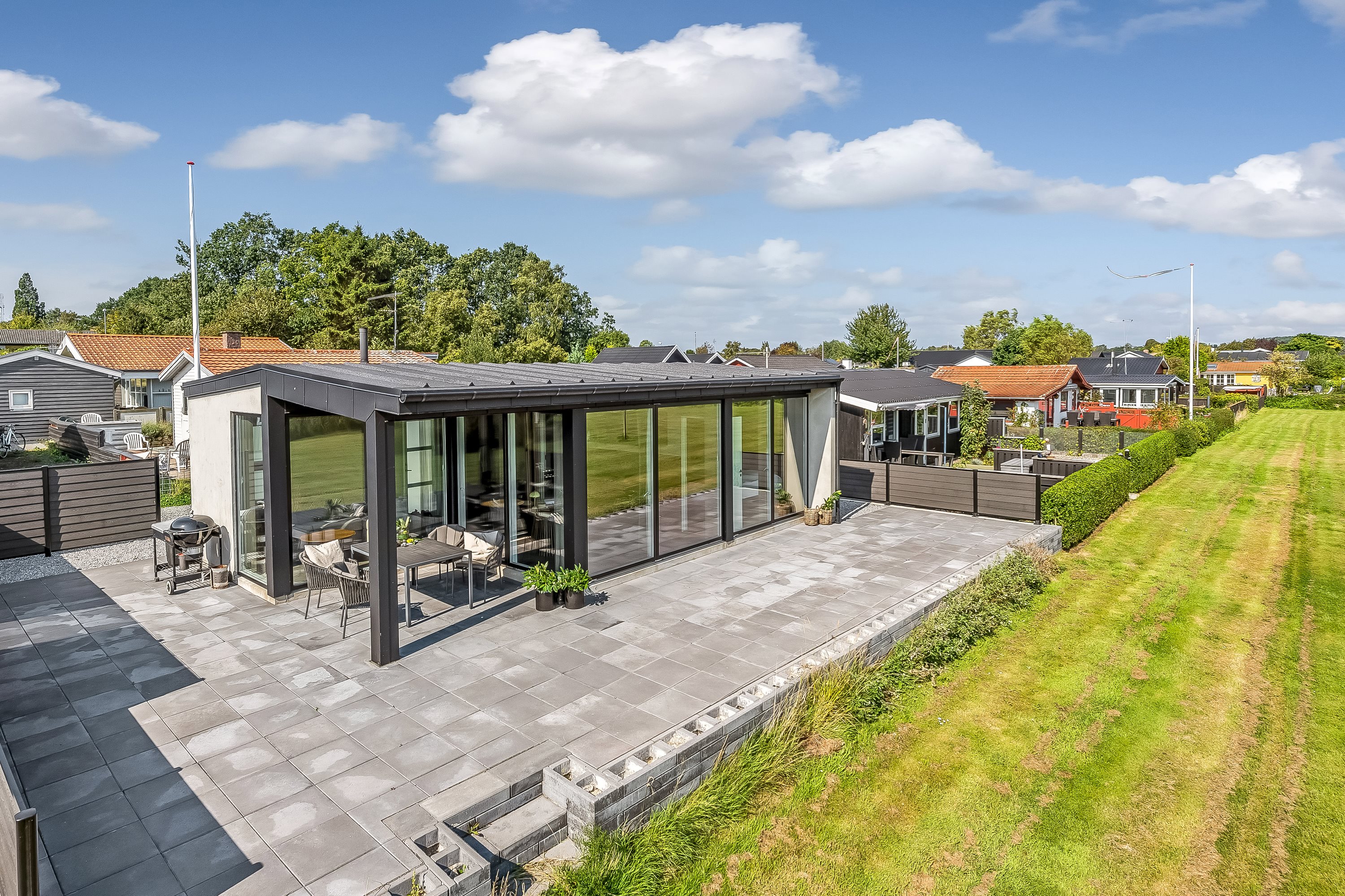 Fremhævet ejendommen billede i fuldskærmstilstand. Billede af Strandlysthuse 75, 5330 Munkebo