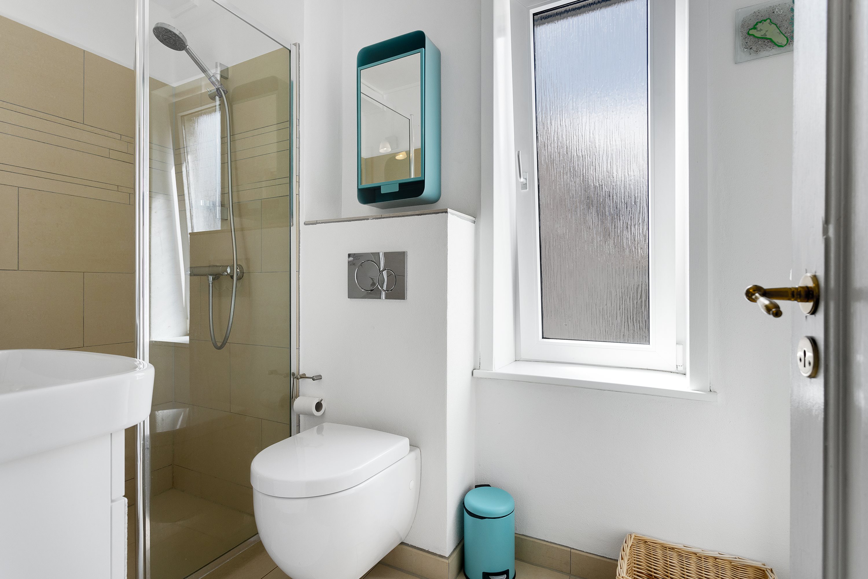 Fremhævet badeværelse billede i fuldskærmstilstand. Billede af Primulavej 11, 9750 Østervrå