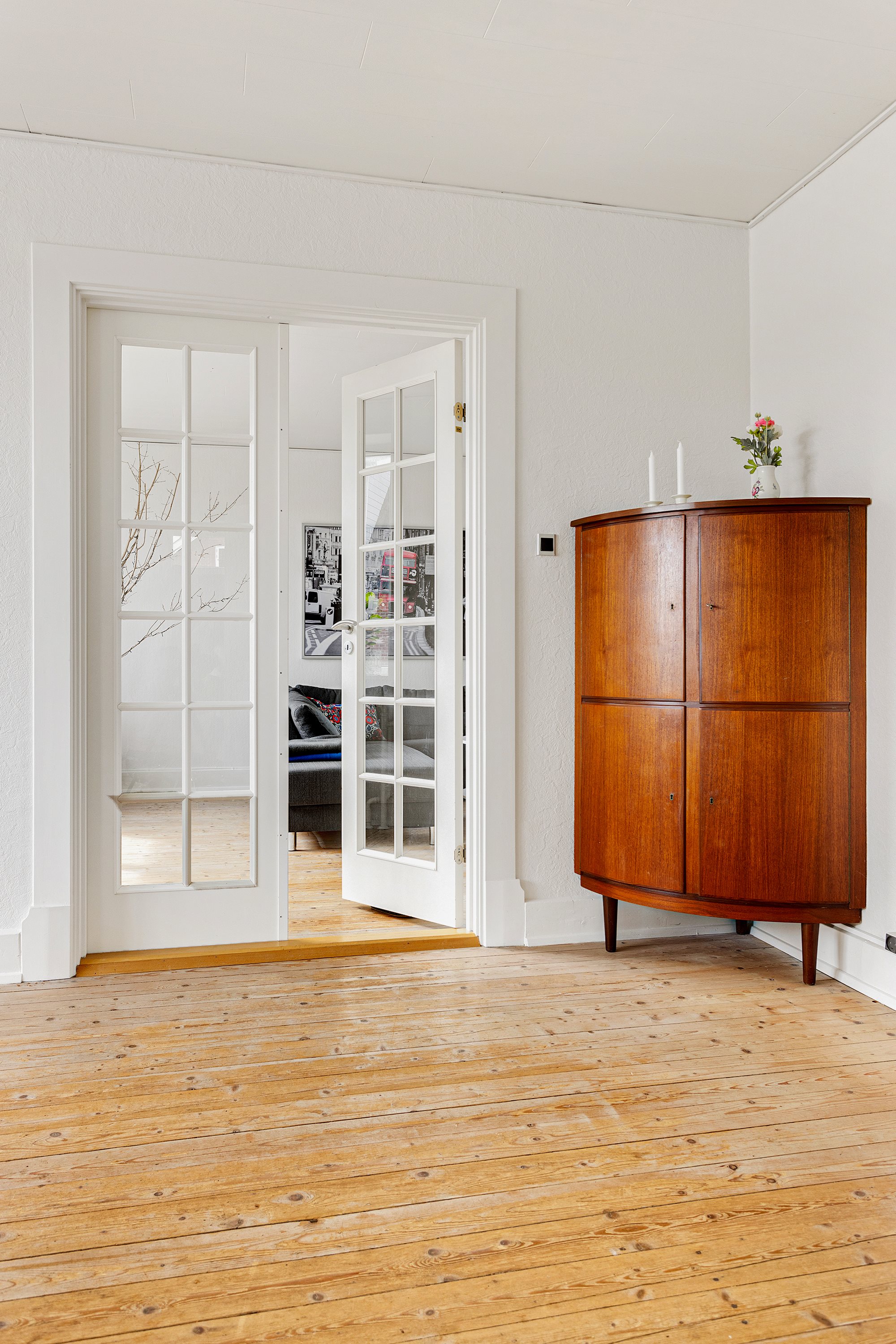 Fremhævet stue billede i fuldskærmstilstand. Billede af Primulavej 11, 9750 Østervrå