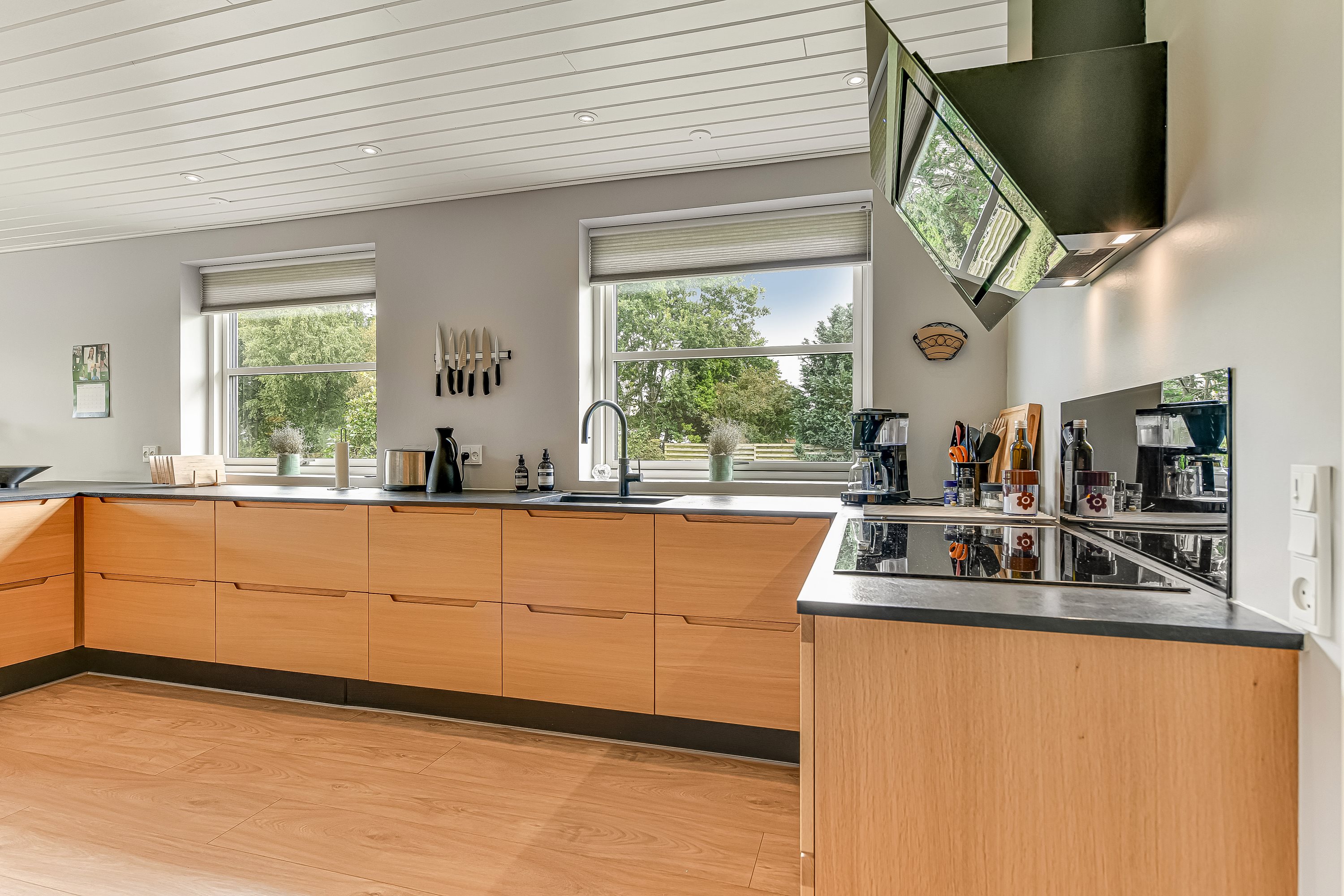 Fremhævet køkken billede i fuldskærmstilstand. Billede af Kærvej 225, 7190 Billund