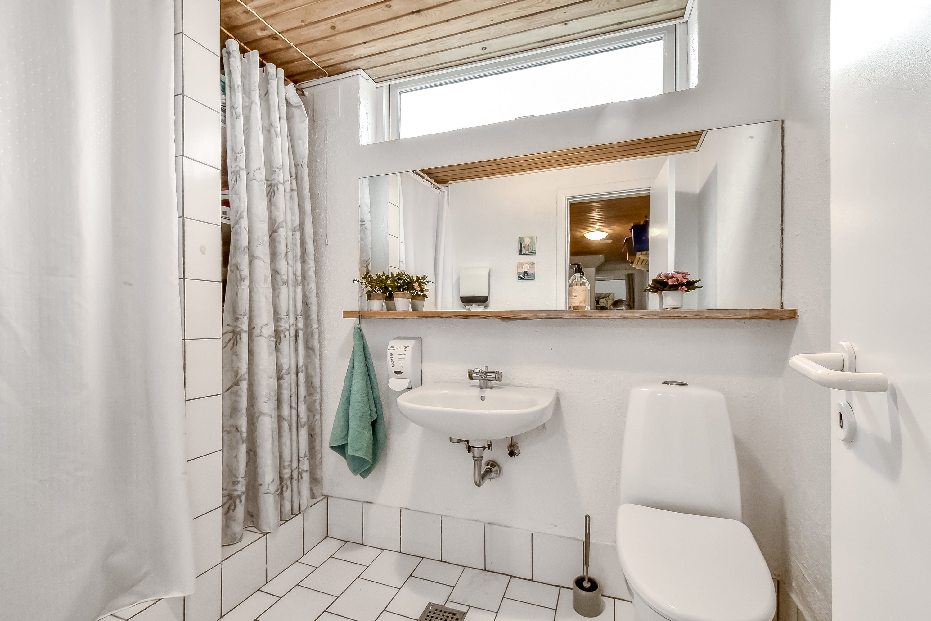 Fremhævet badeværelse billede i fuldskærmstilstand. Billede af Fruehøjvej 33, 7400 Herning