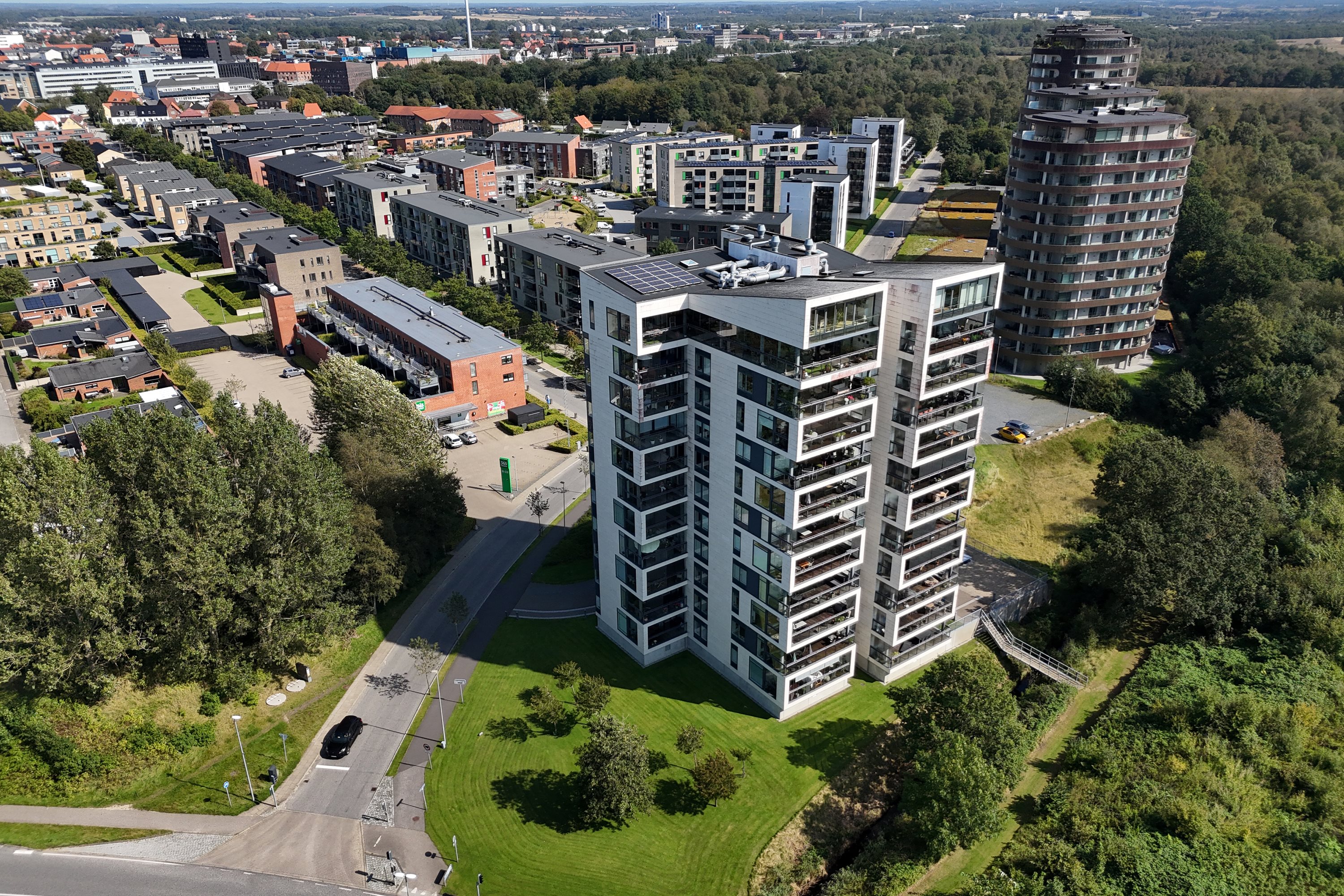 Fremhævet luftfoto billede i fuldskærmstilstand. Billede af Grøndahlsvej 25, 4. 3., 7400 Herning