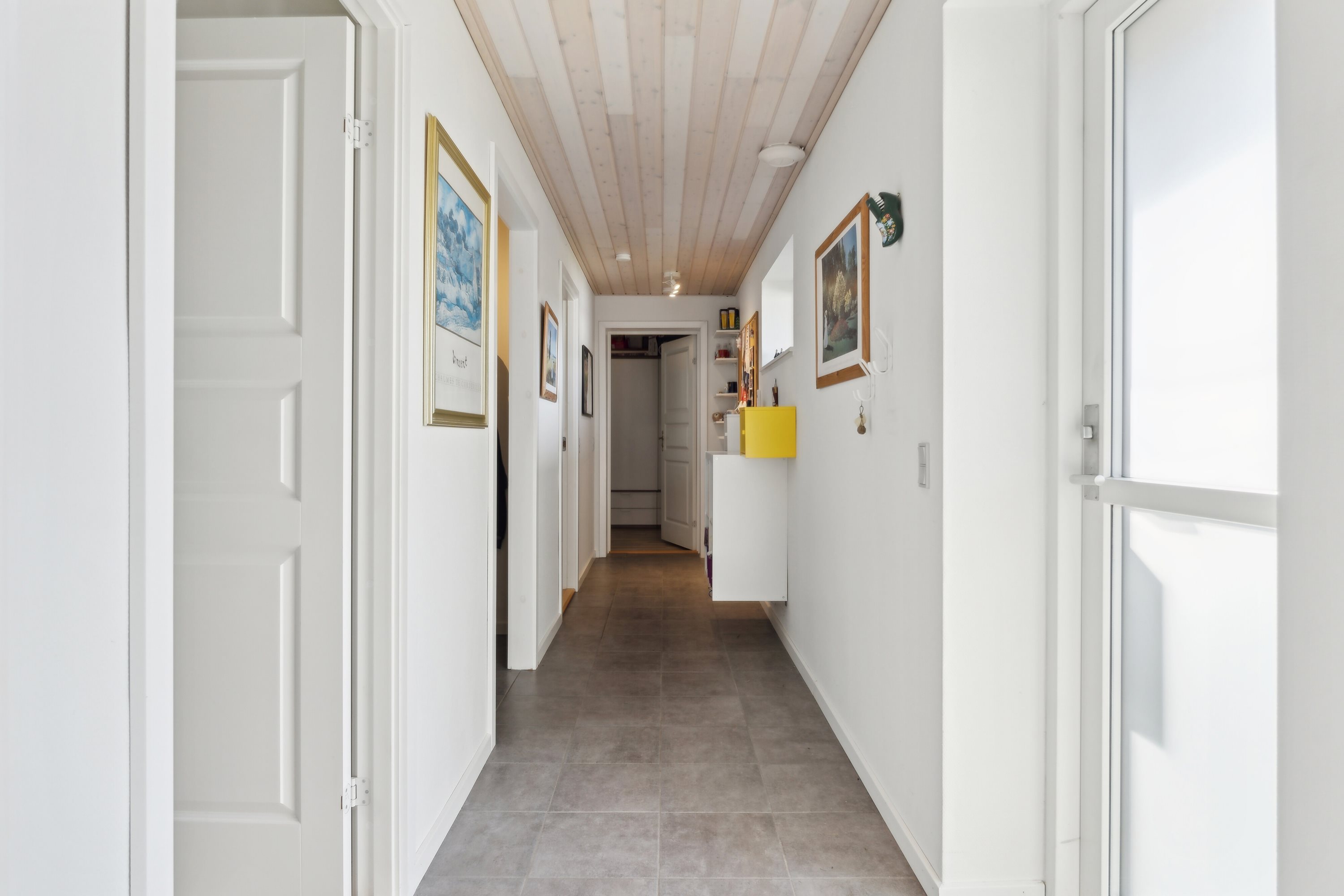 Fremhævet gang billede i fuldskærmstilstand. Billede af Teglgårdshaven 14, 9870 Sindal