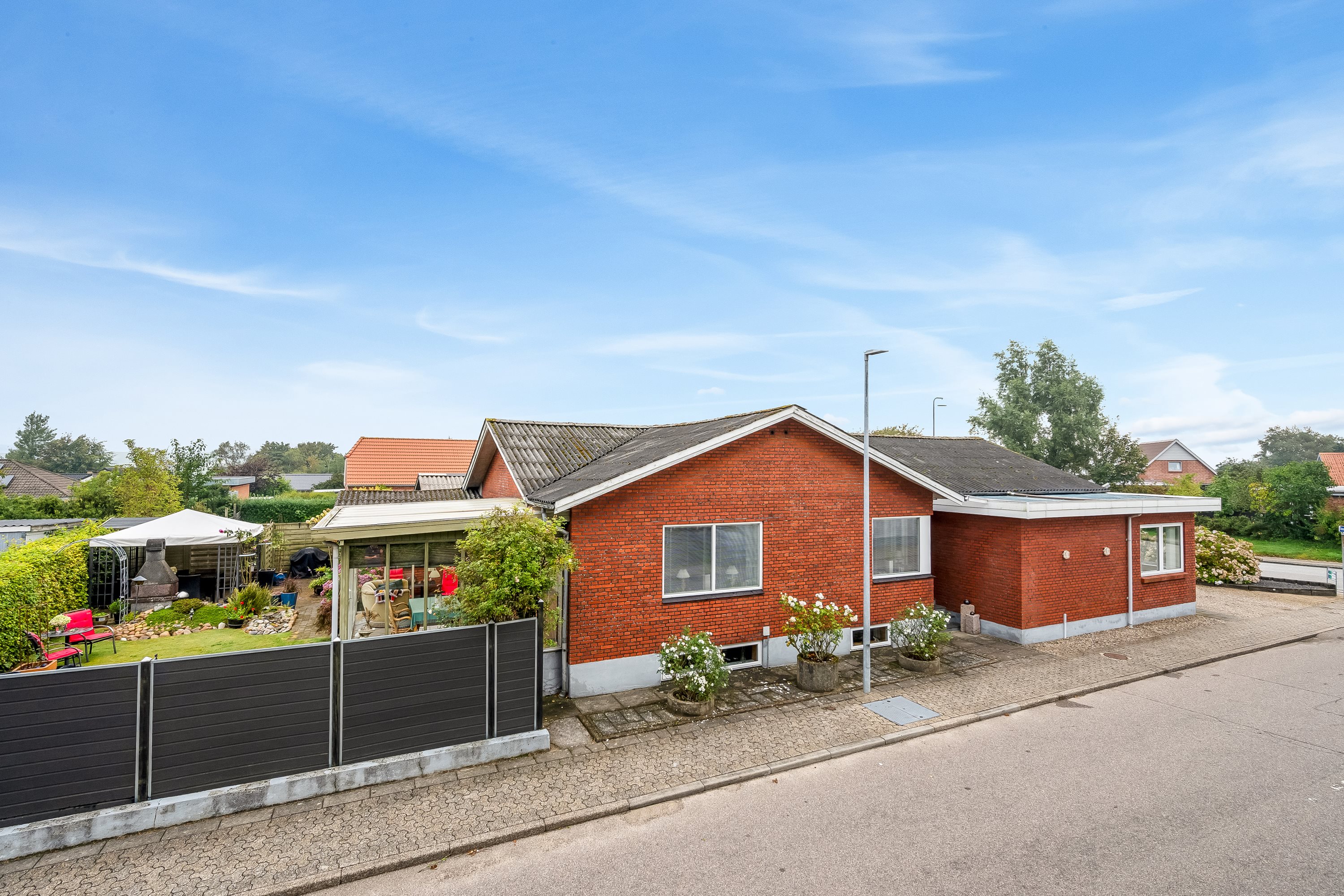 Miniaturebillede 1: facade. Billede af Hovedgaden 107, 6971 Spjald