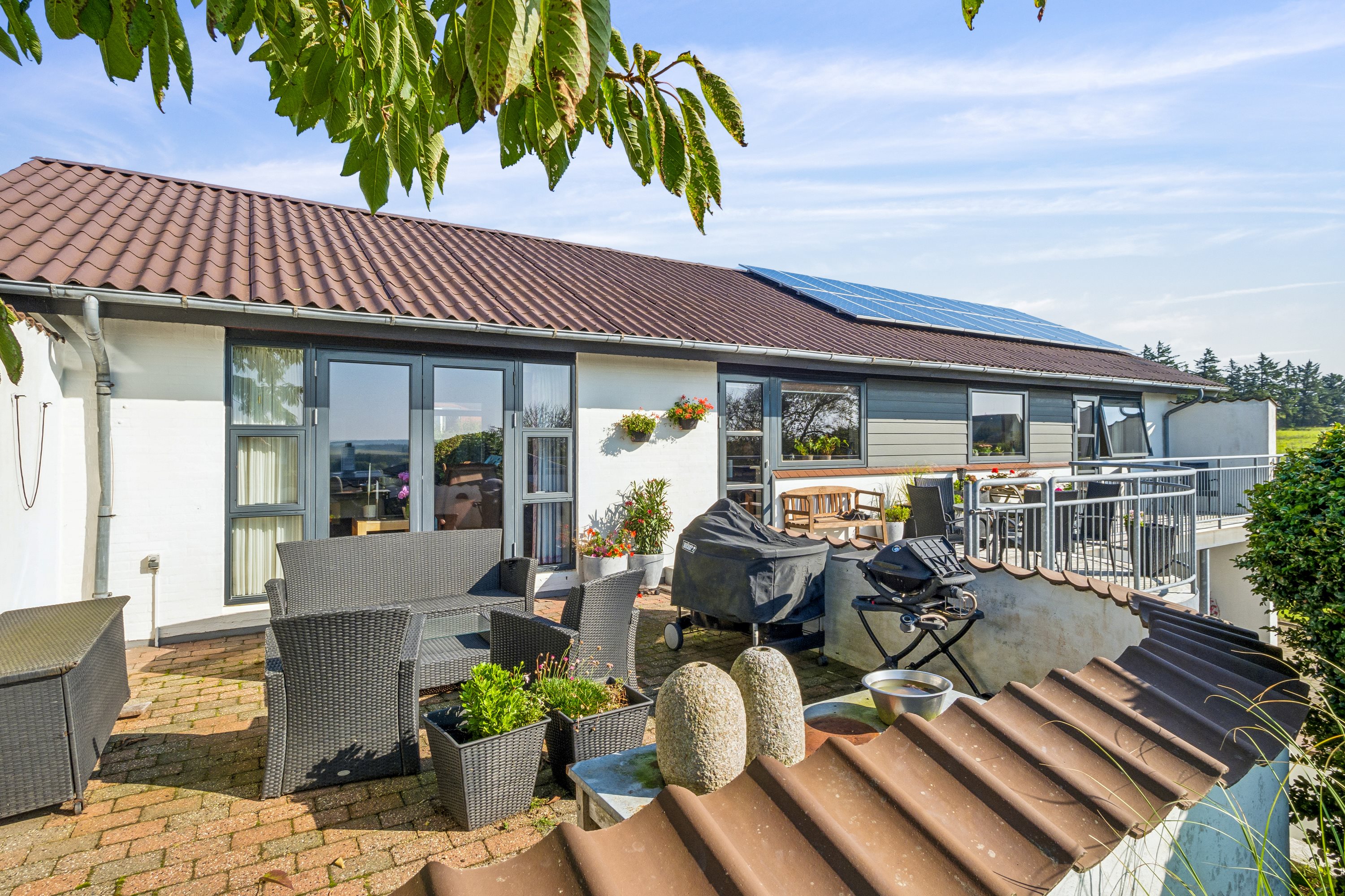 Fremhævet terrasse billede i fuldskærmstilstand. Billede af Solbakken 2, Ræhr, 7730 Hanstholm