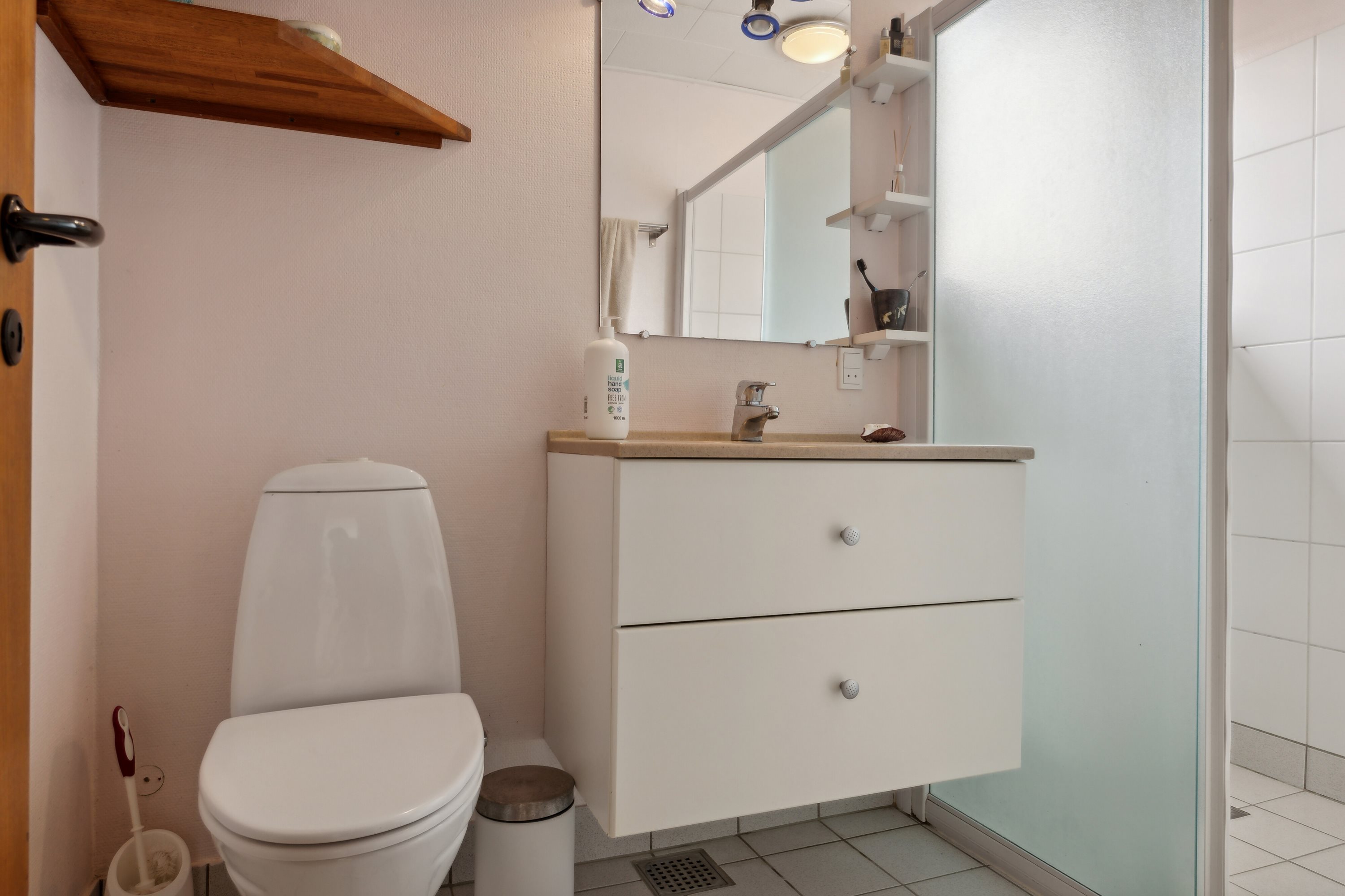 Fremhævet badeværelse billede i fuldskærmstilstand. Billede af Sankelmarksvej 21, 8600 Silkeborg