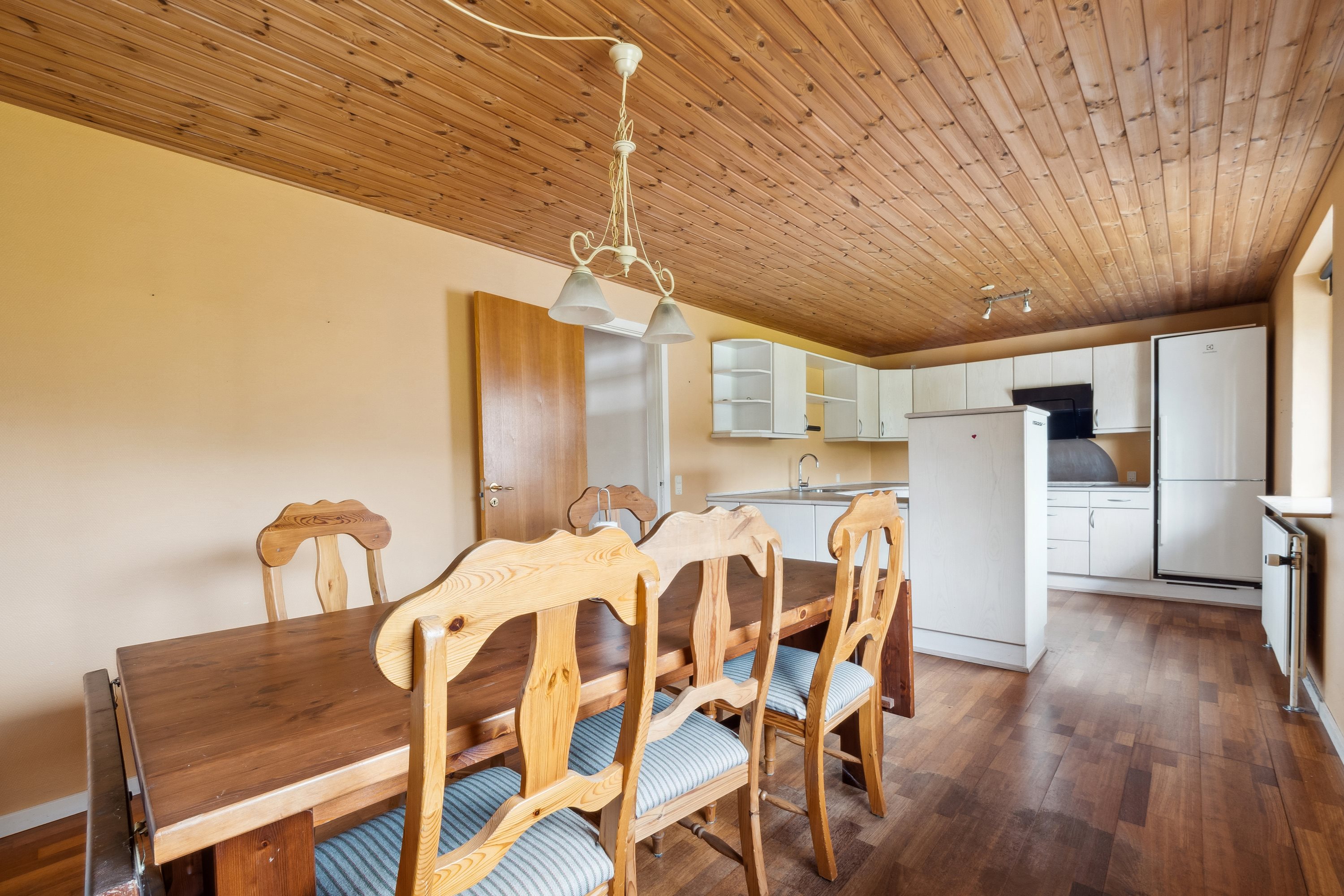 Fremhævet stue billede i fuldskærmstilstand. Billede af Bygmarken 8, 7730 Hanstholm