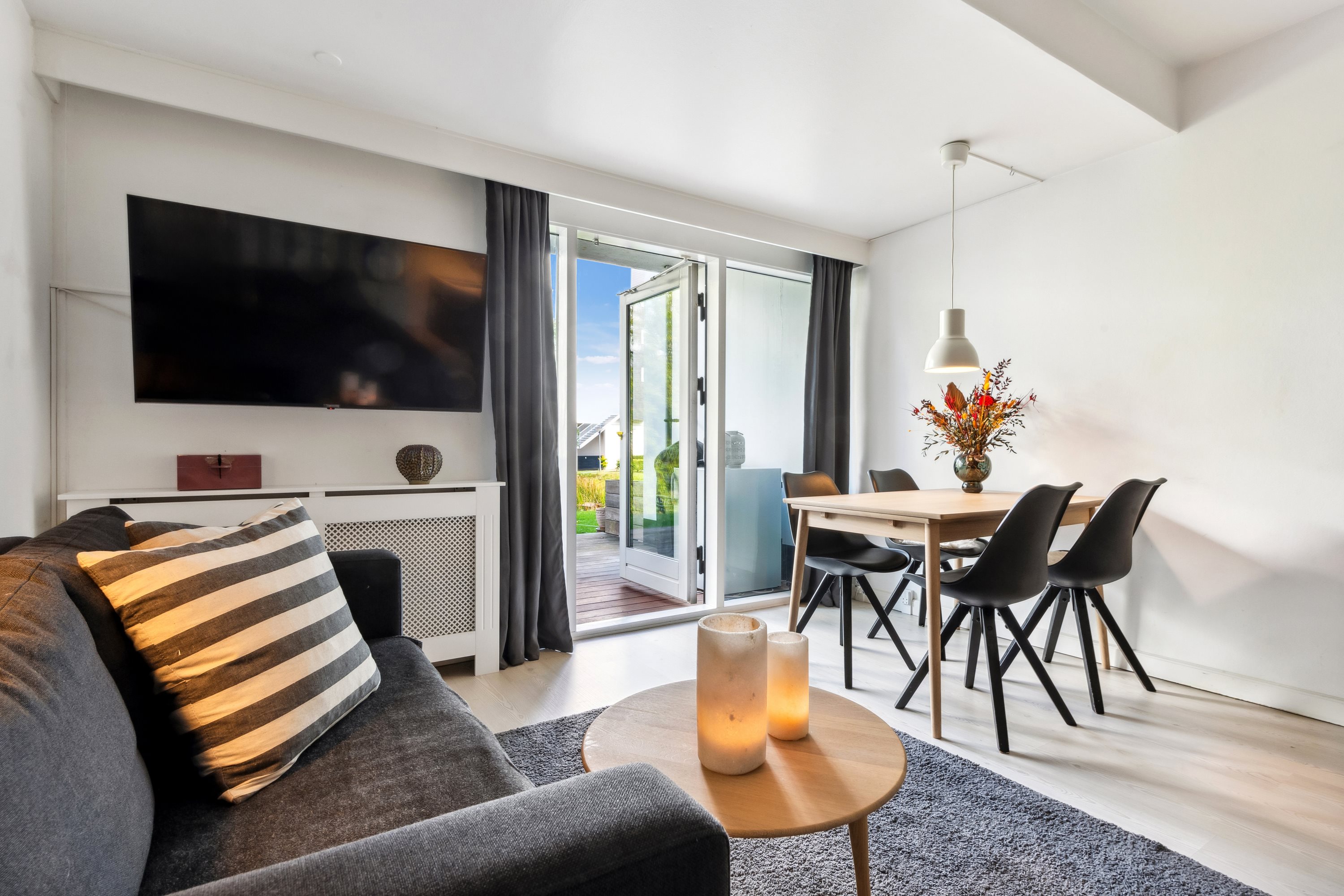 Fremhævet stue billede i fuldskærmstilstand. Billede af Nordre Strandvej 2F, st.. 524., 3000 Helsingør