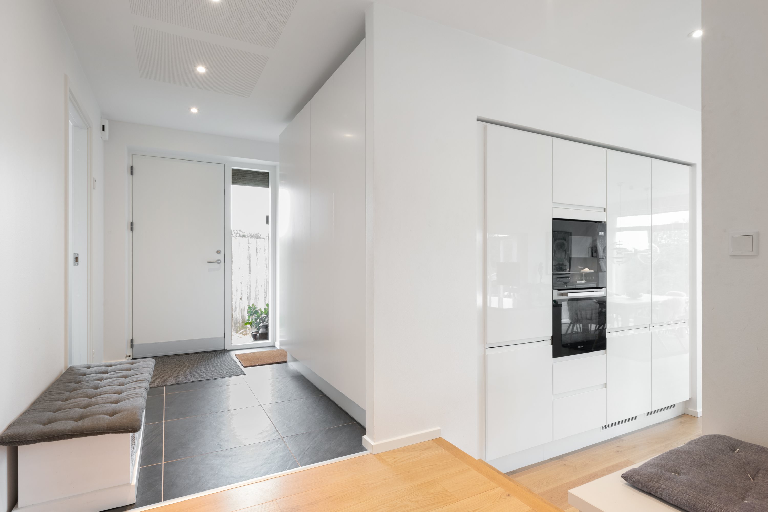 Fremhævet entré billede i fuldskærmstilstand. Billede af Carsten Hauchs Vej 11, 3140 Ålsgårde