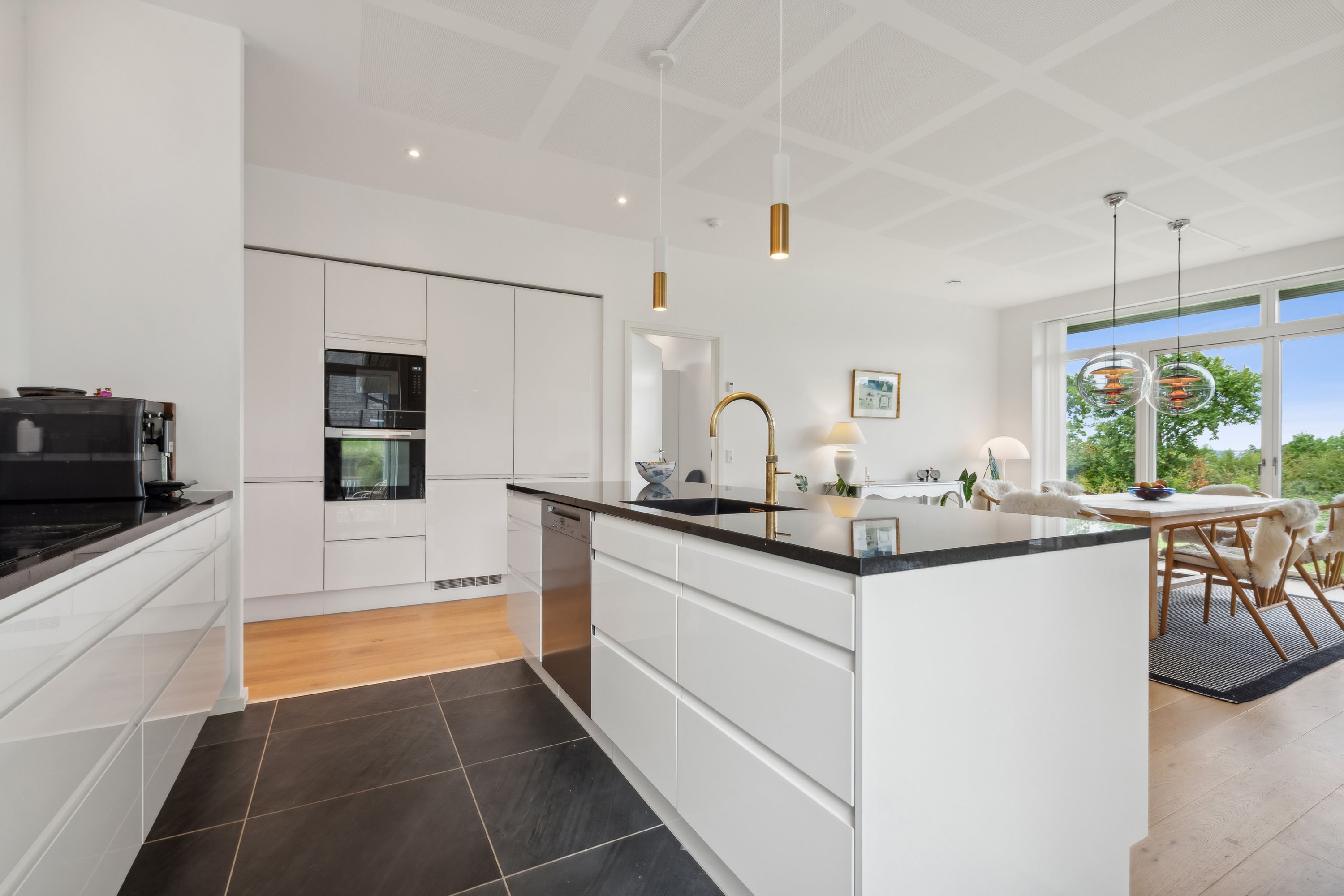 Miniaturebillede 2: køkken. Billede af Carsten Hauchs Vej 11, 3140 Ålsgårde