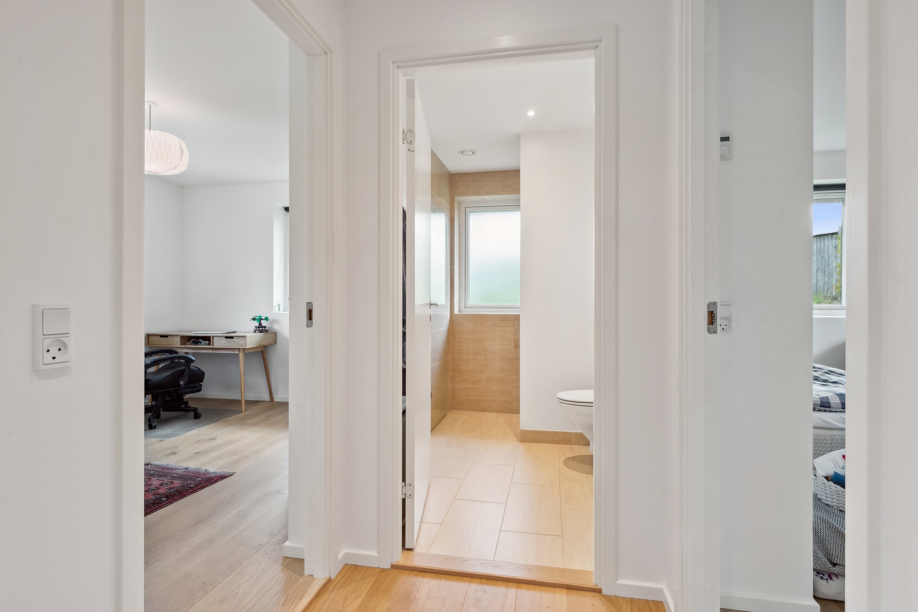 Fremhævet gang billede i fuldskærmstilstand. Billede af Carsten Hauchs Vej 11, 3140 Ålsgårde