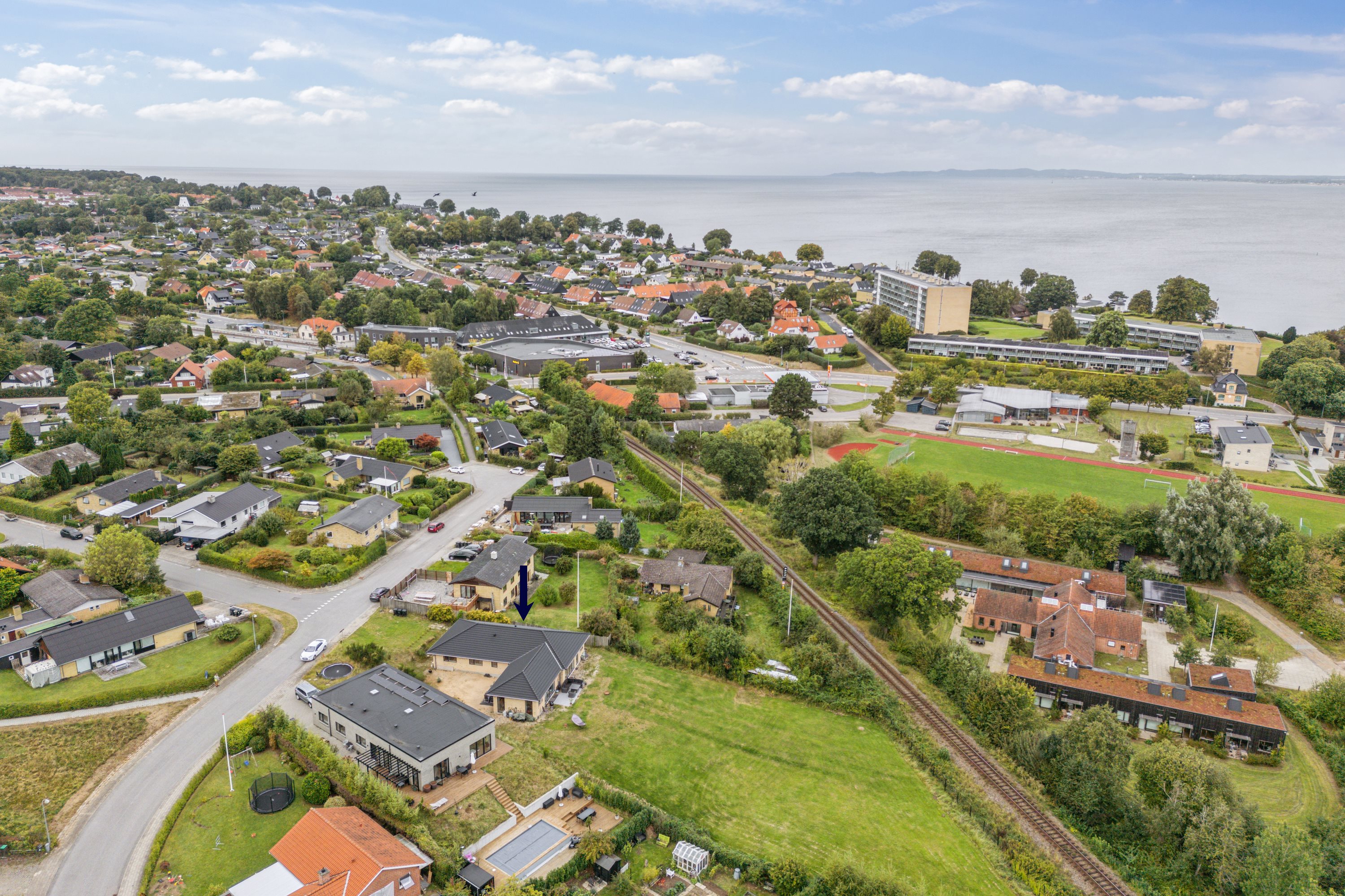 Fremhævet luftfoto billede i fuldskærmstilstand. Billede af Carsten Hauchs Vej 11, 3140 Ålsgårde