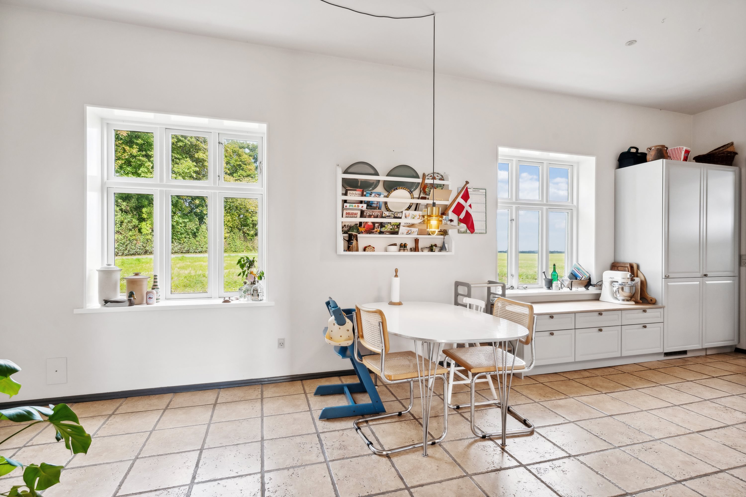 Fremhævet alrum billede i fuldskærmstilstand. Billede af Birkehøjvej 5, Attrup, 8444 Balle