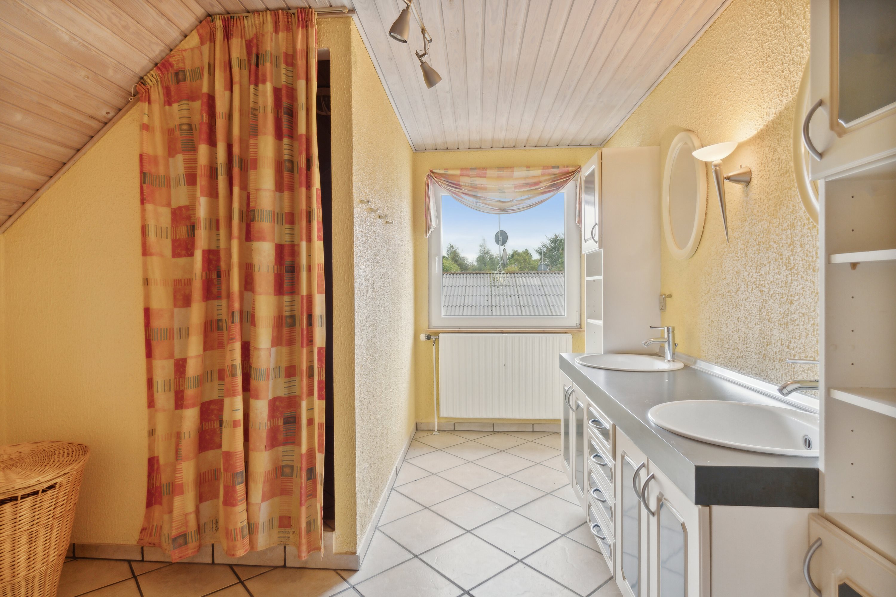 Fremhævet badeværelse billede i fuldskærmstilstand. Billede af Jernbanegade 28, 7442 Engesvang