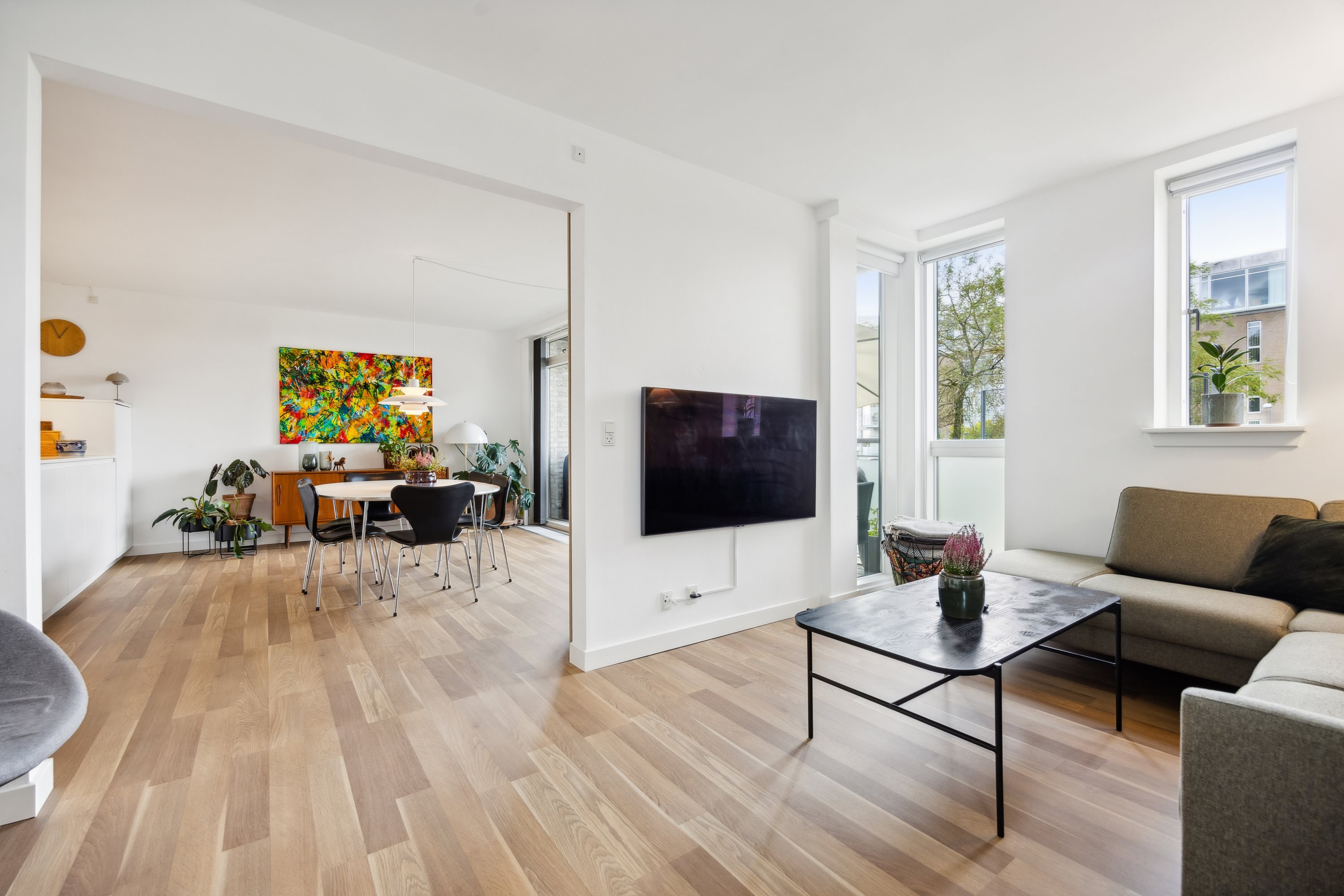 Miniaturebillede 2: stue. Billede af Mellem Broerne 7E, st.., 9400 Nørresundby