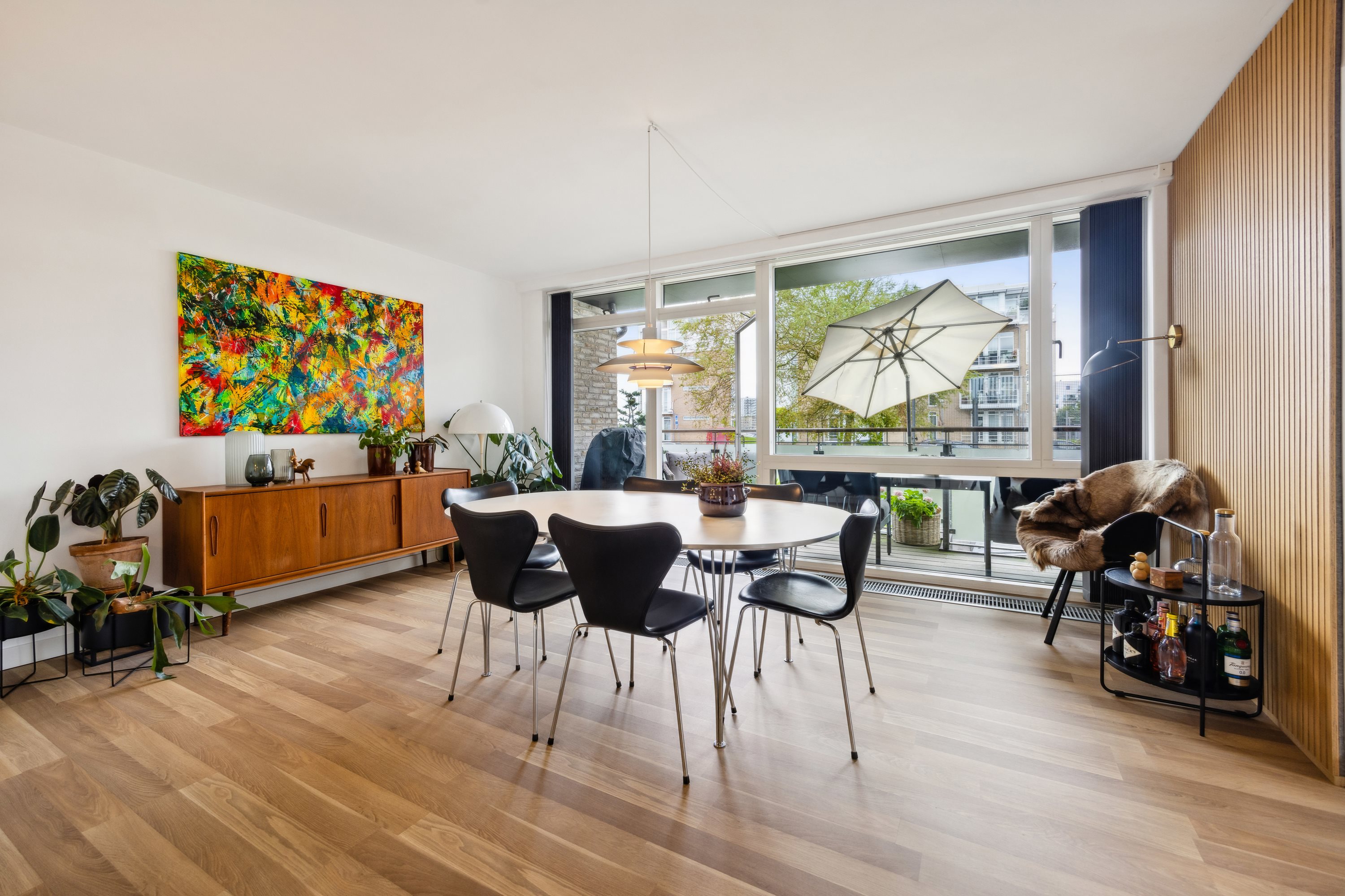 Fremhævet stue billede i fuldskærmstilstand. Billede af Mellem Broerne 7E, st.., 9400 Nørresundby