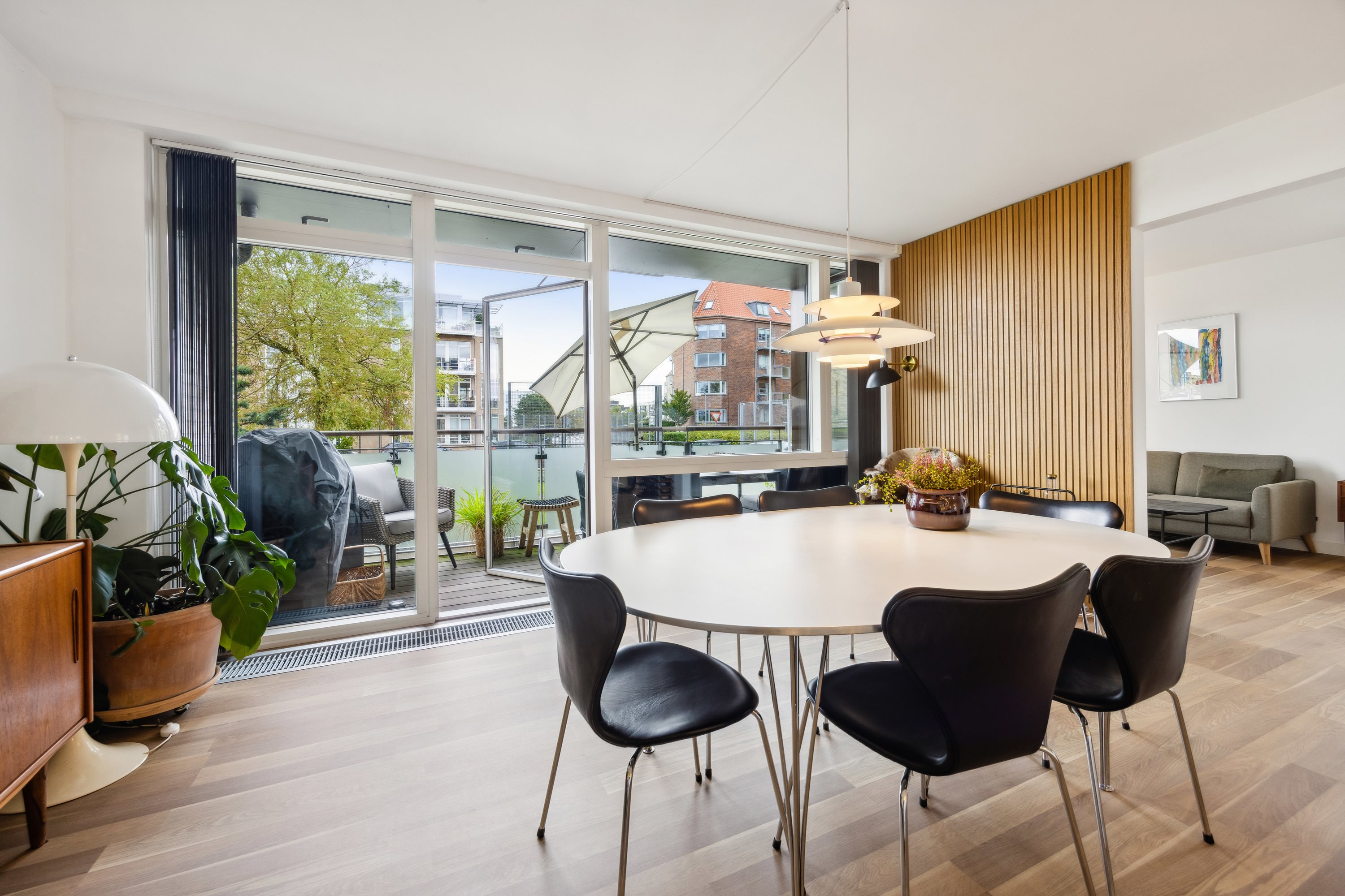 Fremhævet stue billede i fuldskærmstilstand. Billede af Mellem Broerne 7E, st.., 9400 Nørresundby