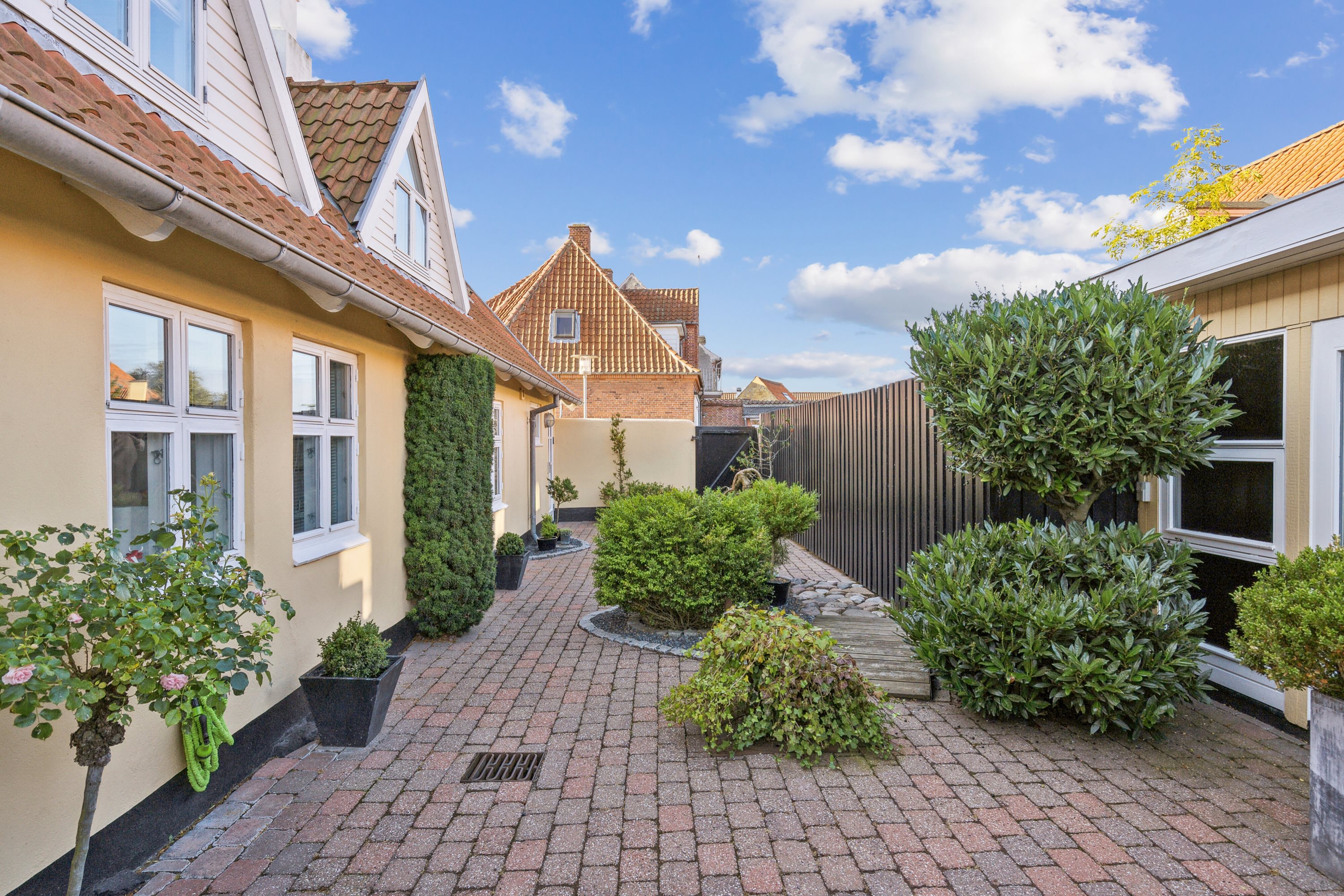 Fremhævet baghave billede i fuldskærmstilstand. Billede af Langegade 89, 5300 Kerteminde