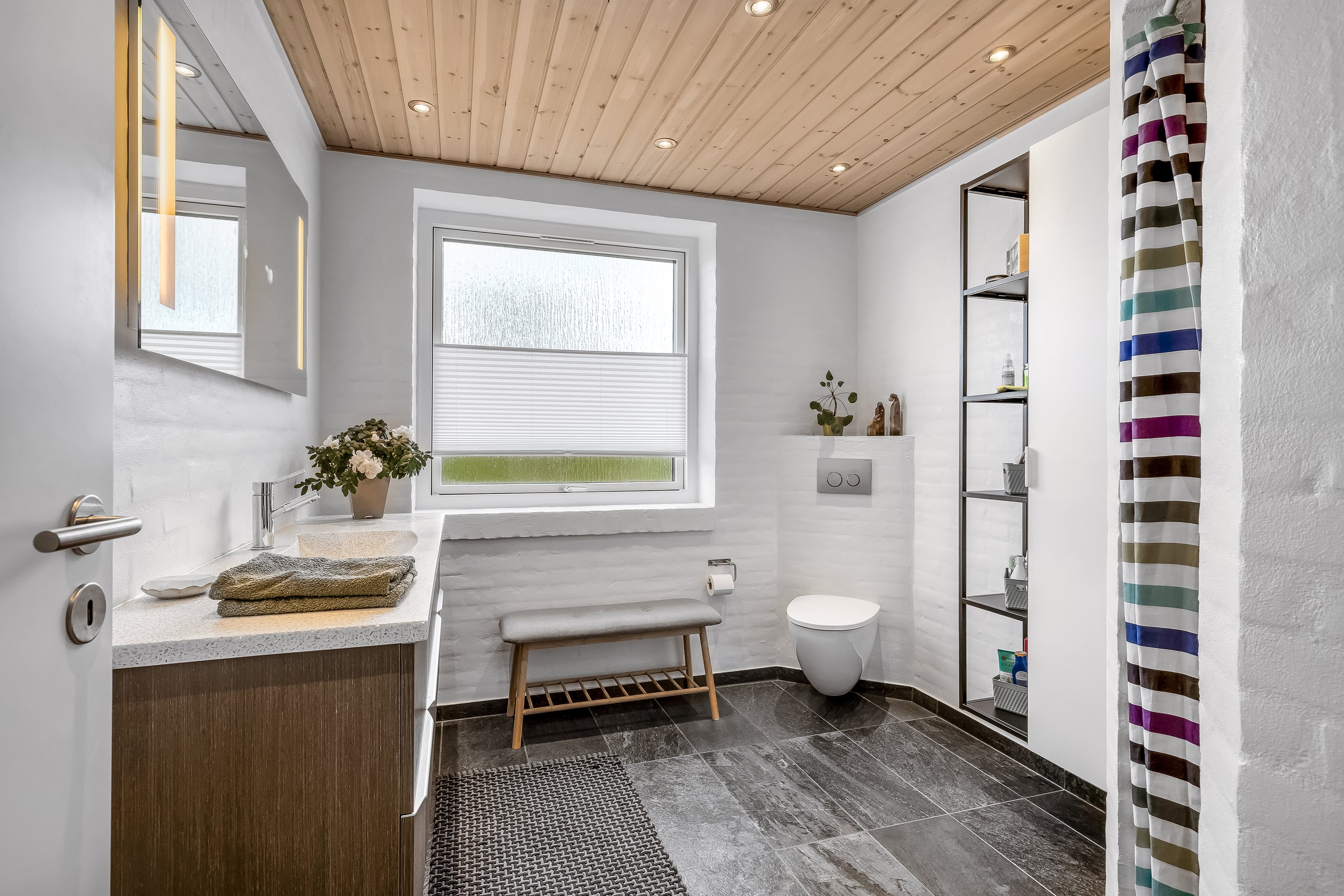 Fremhævet badeværelse billede i fuldskærmstilstand. Billede af Vald Poulsens Vej 5, 7500 Holstebro