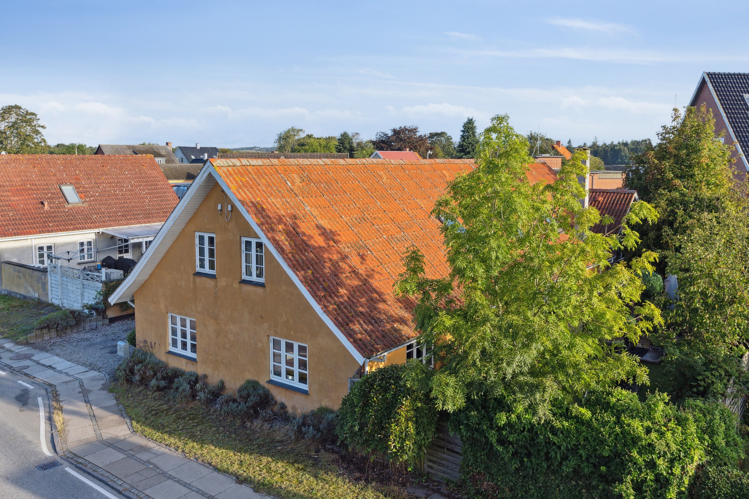 Fremhævet set fra haven billede i fuldskærmstilstand. Billede af Bonderupvej 11, 4350 Ugerløse