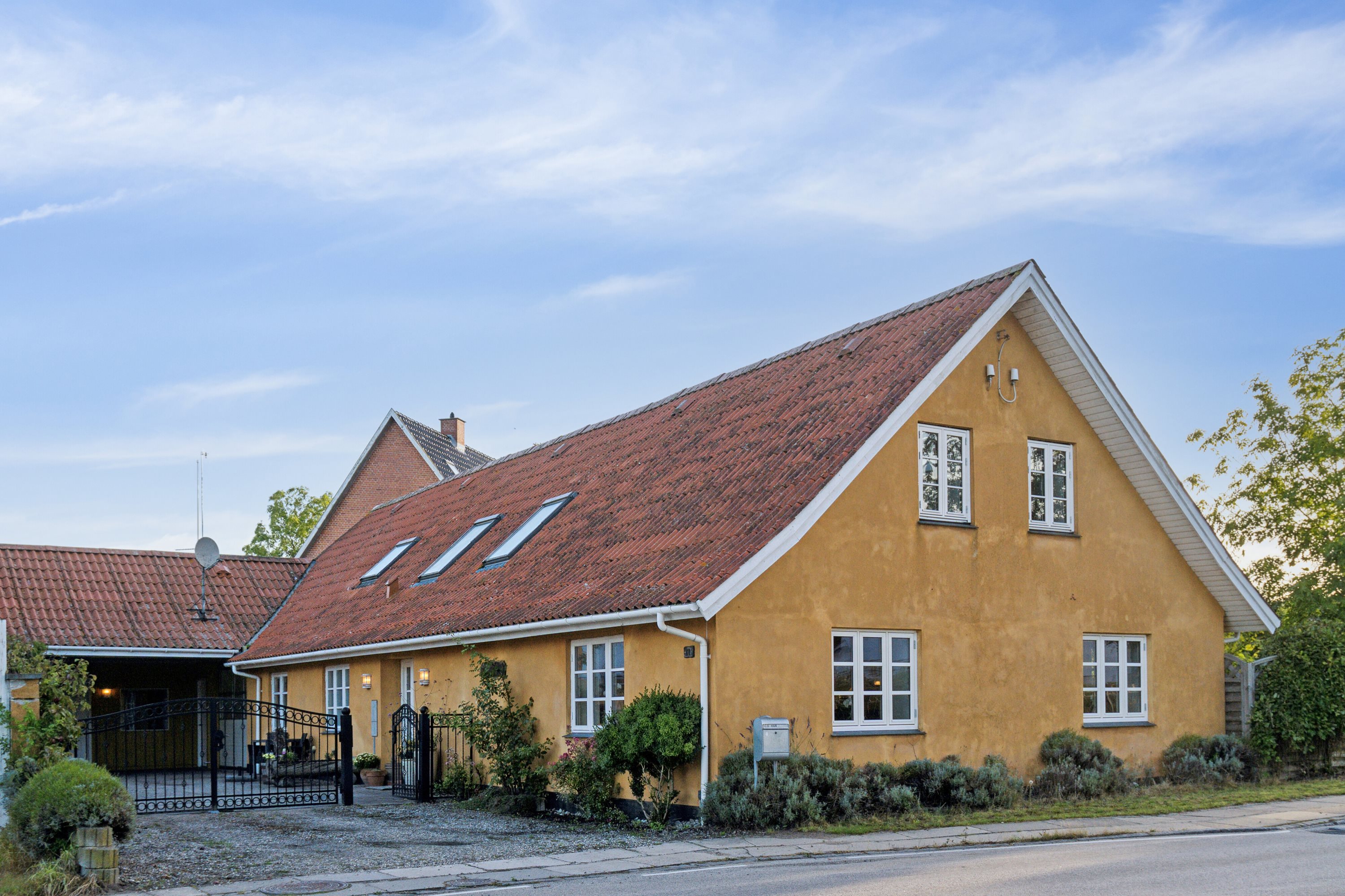 Fremhævet set fra vejen billede i fuldskærmstilstand. Billede af Bonderupvej 11, 4350 Ugerløse